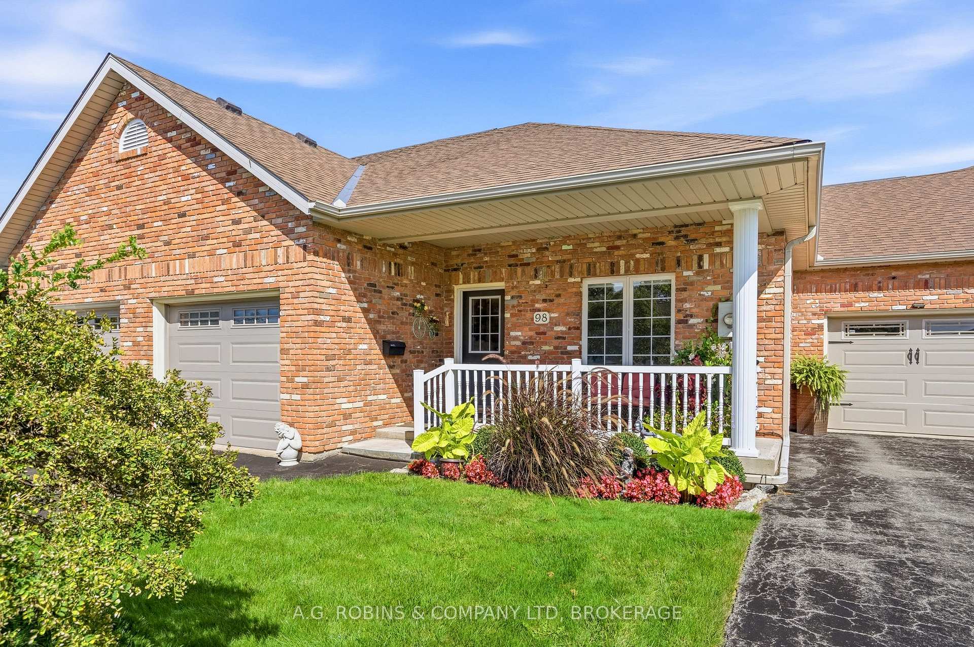 Photo 3 of 98 Maple Street, Port Colborne, Sugarloaf — HOMEH