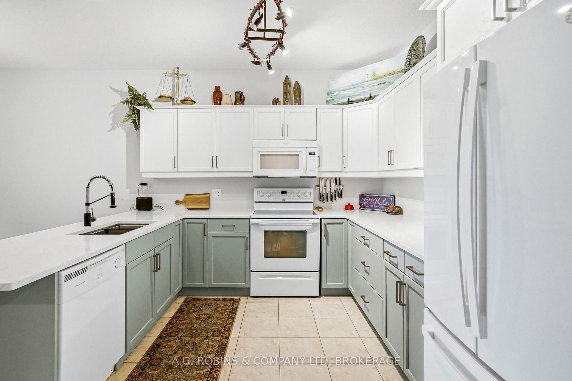 Photo 12 of 98 Maple Street, Port Colborne, Sugarloaf — HOMEH