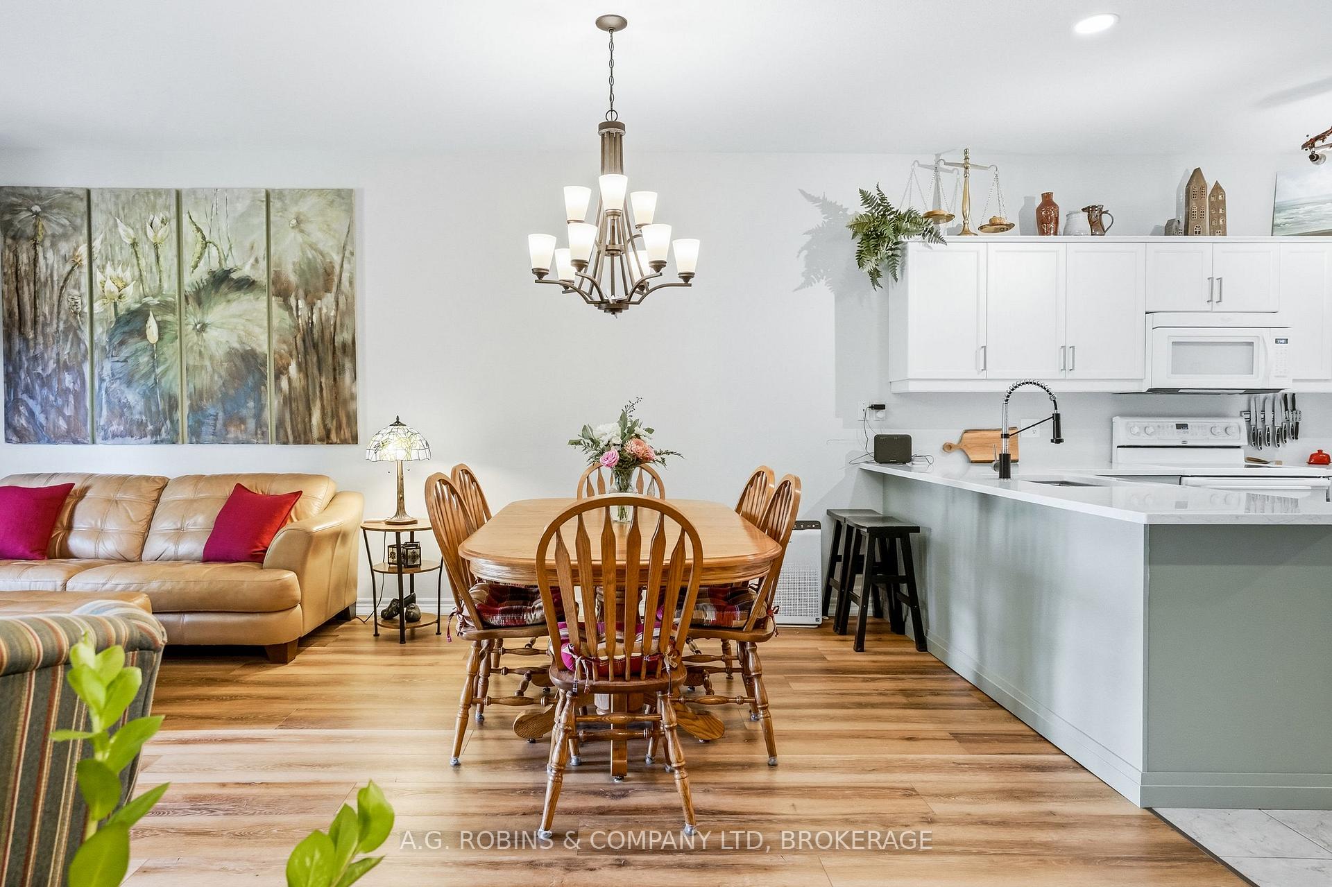 Photo 13 of 98 Maple Street, Port Colborne, Sugarloaf — HOMEH