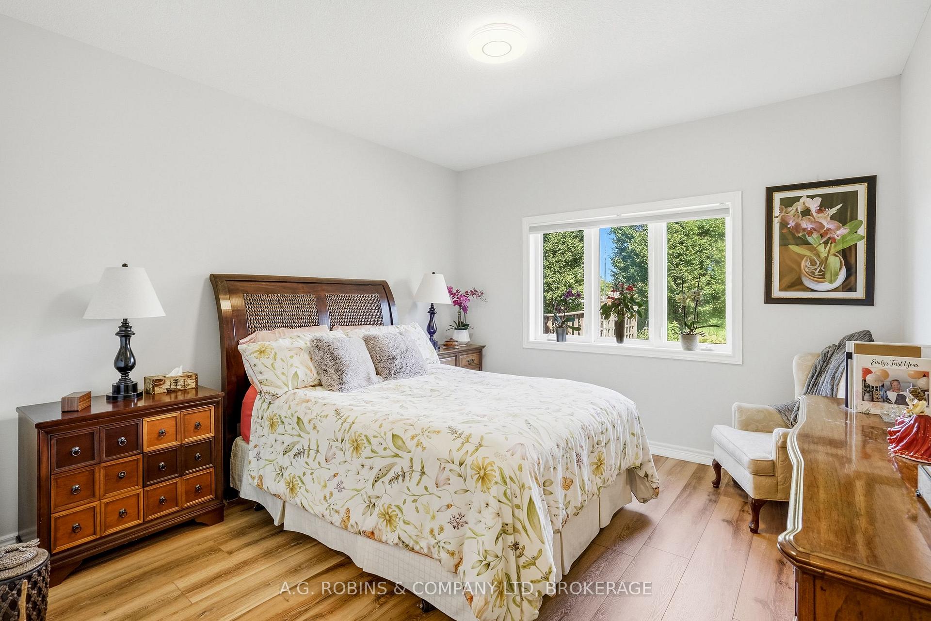 Photo 21 of 98 Maple Street, Port Colborne, Sugarloaf — HOMEH