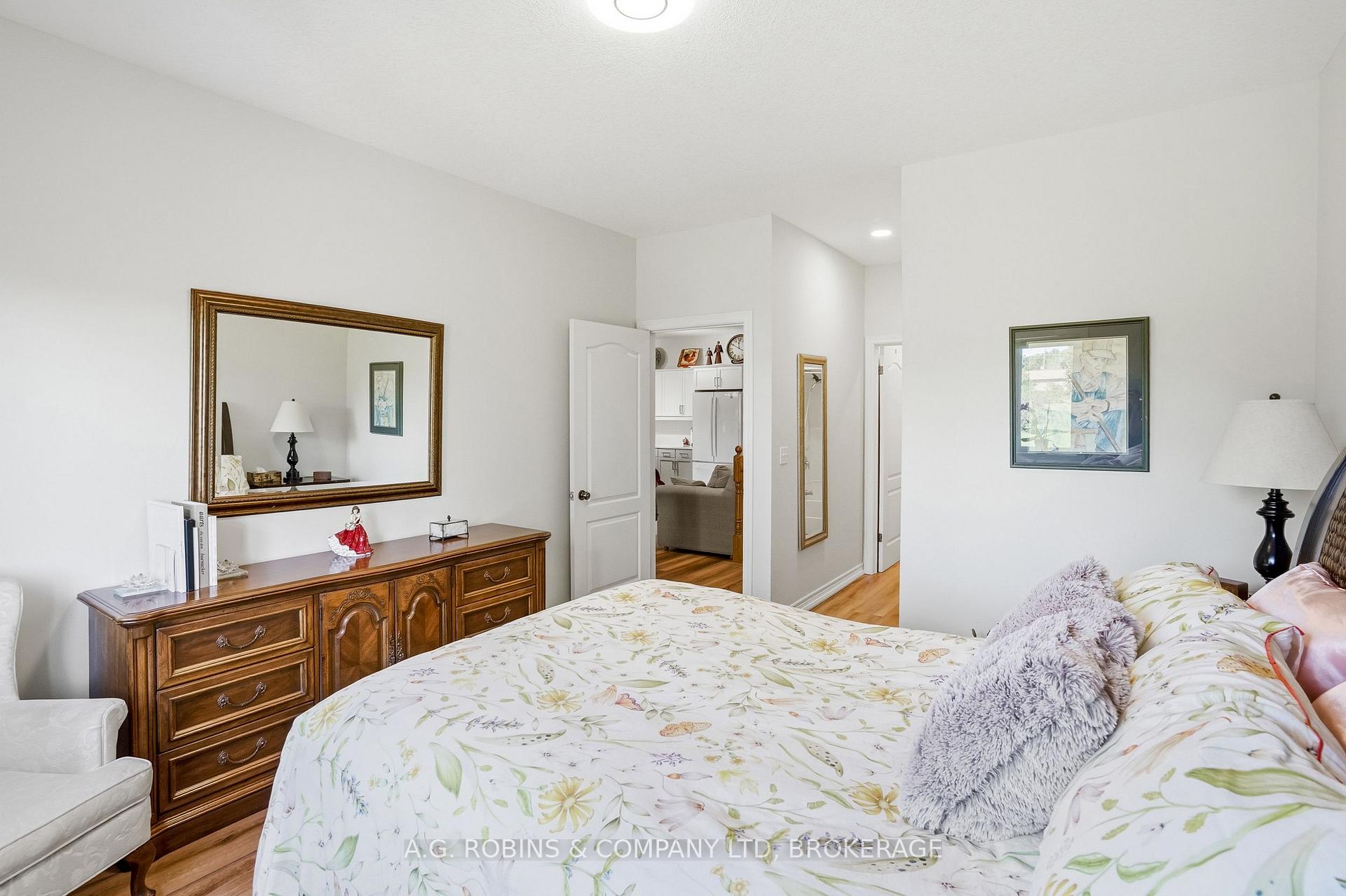 Photo 23 of 98 Maple Street, Port Colborne, Sugarloaf — HOMEH