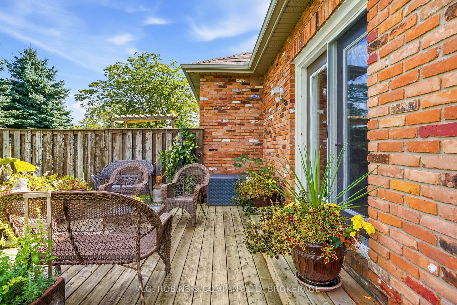 Photo 32 of 98 Maple Street, Port Colborne, Sugarloaf — HOMEH