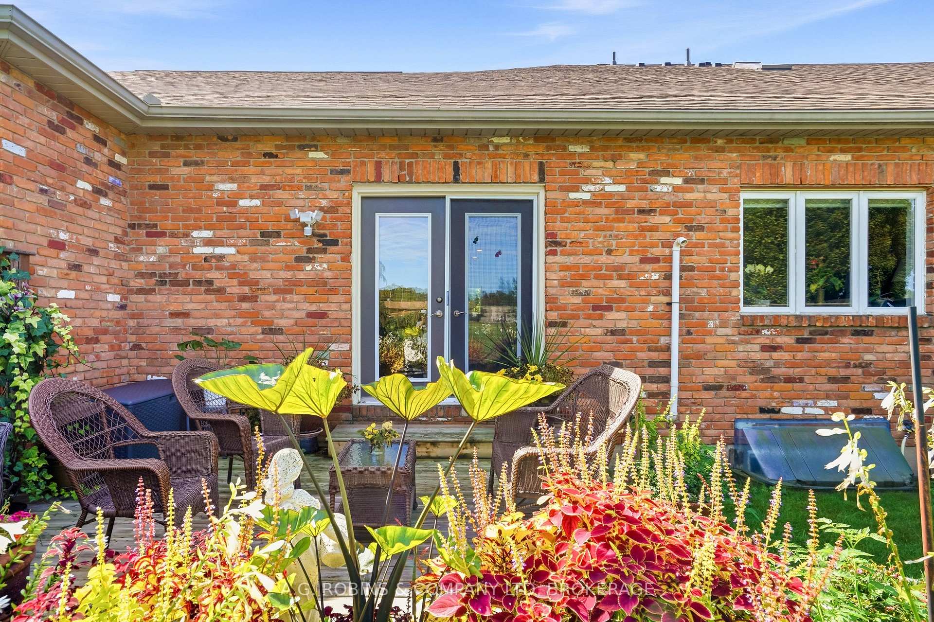 Photo 37 of 98 Maple Street, Port Colborne, Sugarloaf — HOMEH