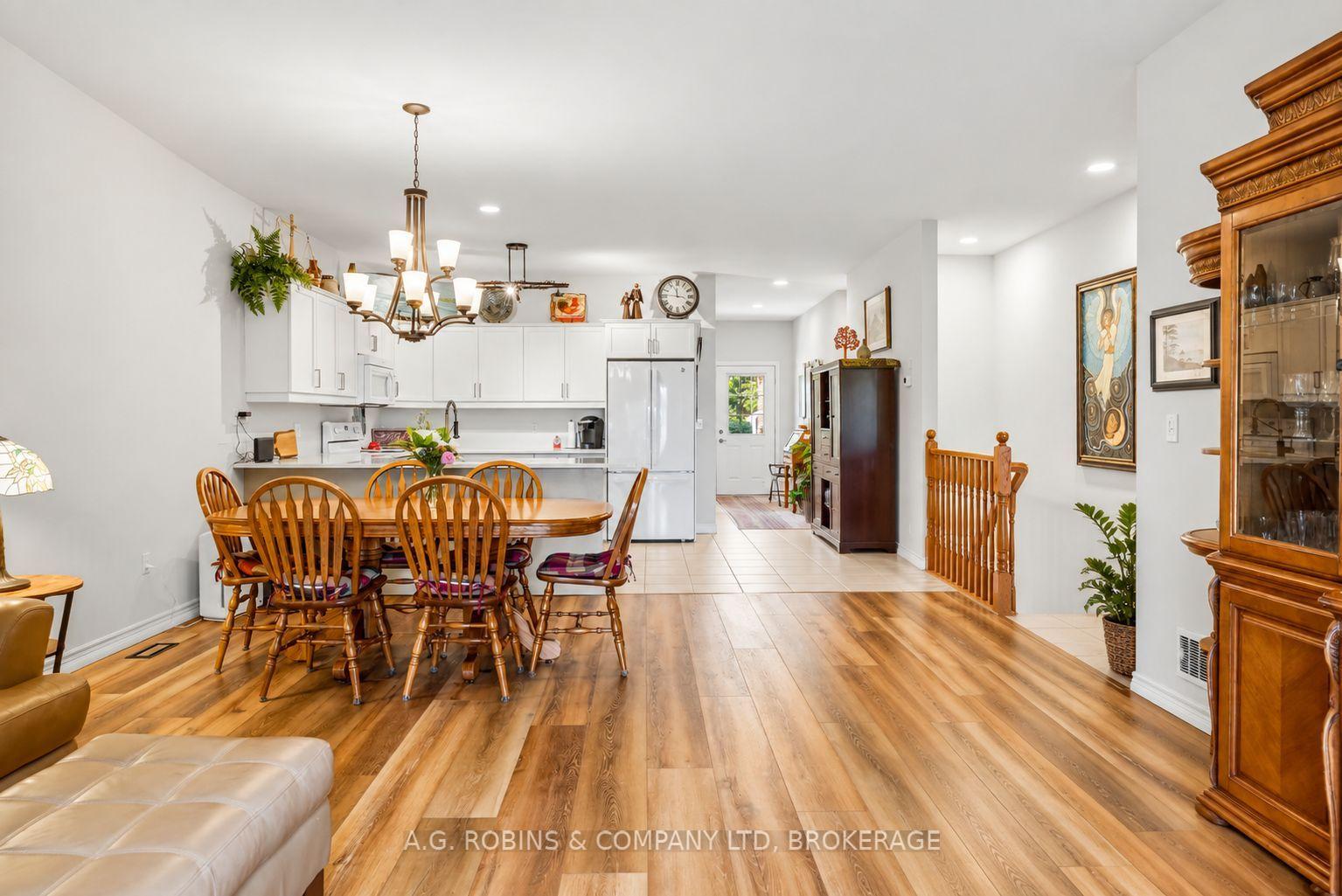 Photo 14 of 98 Maple Street, Port Colborne, Sugarloaf — HOMEH