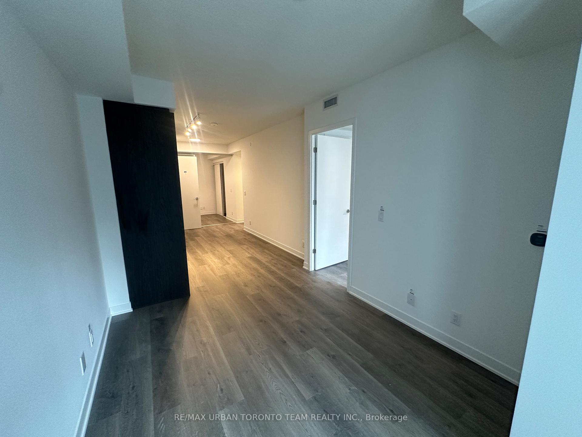 Photo 3 of Unit 606, 180 Front Street E, Toronto, Moss Park — HOMEH