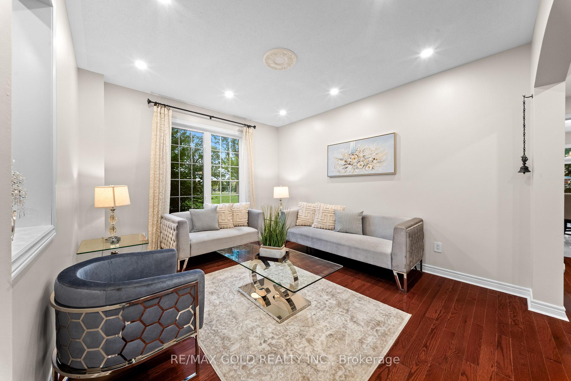 Photo 6 of 1 Daylilly Terrace, Brampton, Bram East — HOMEH