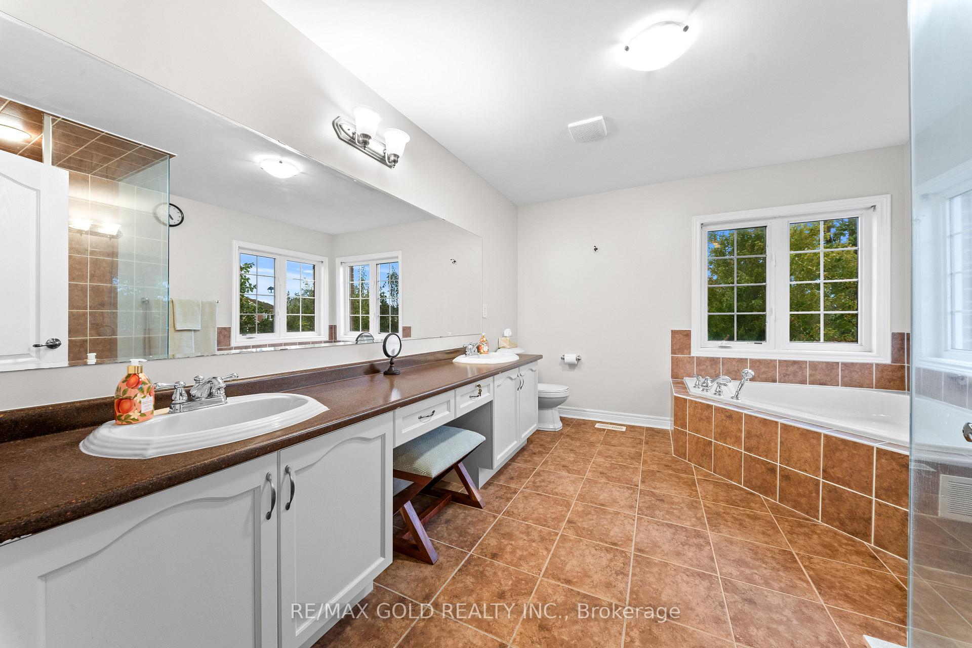 Photo 16 of 1 Daylilly Terrace, Brampton, Bram East — HOMEH