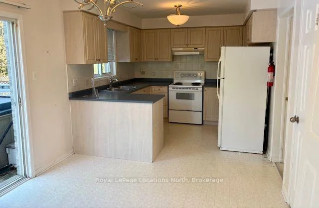 Photo 15 of 24 Merganser Court, Barrie, Painswick South — HOMEH
