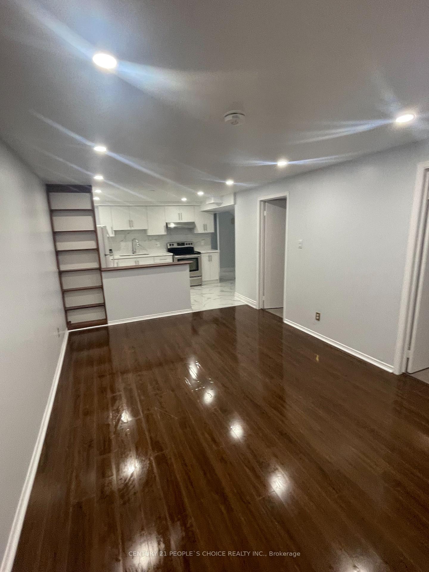 Photo 10 of Unit Bsmt, 358 Kingsbridge Garden Circle, Mississauga, Hurontario — HOMEH