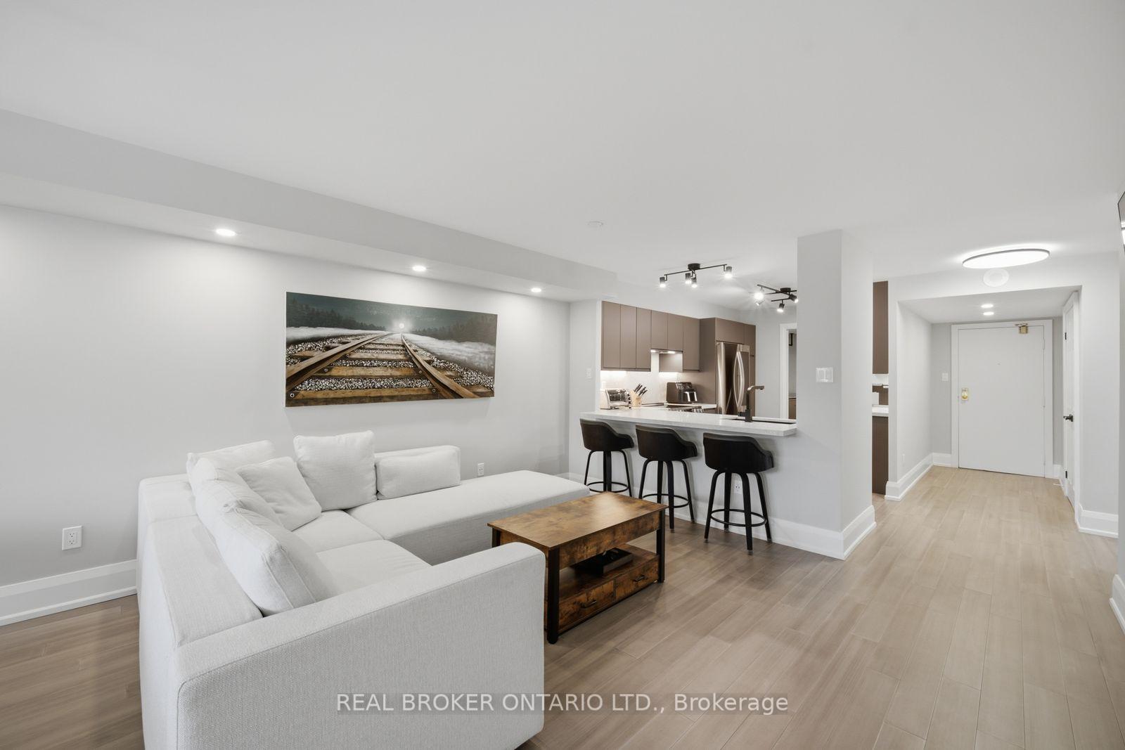 Photo 1 of Unit 220, 100 Arbors Lane, Vaughan, West Woodbridge — HOMEH