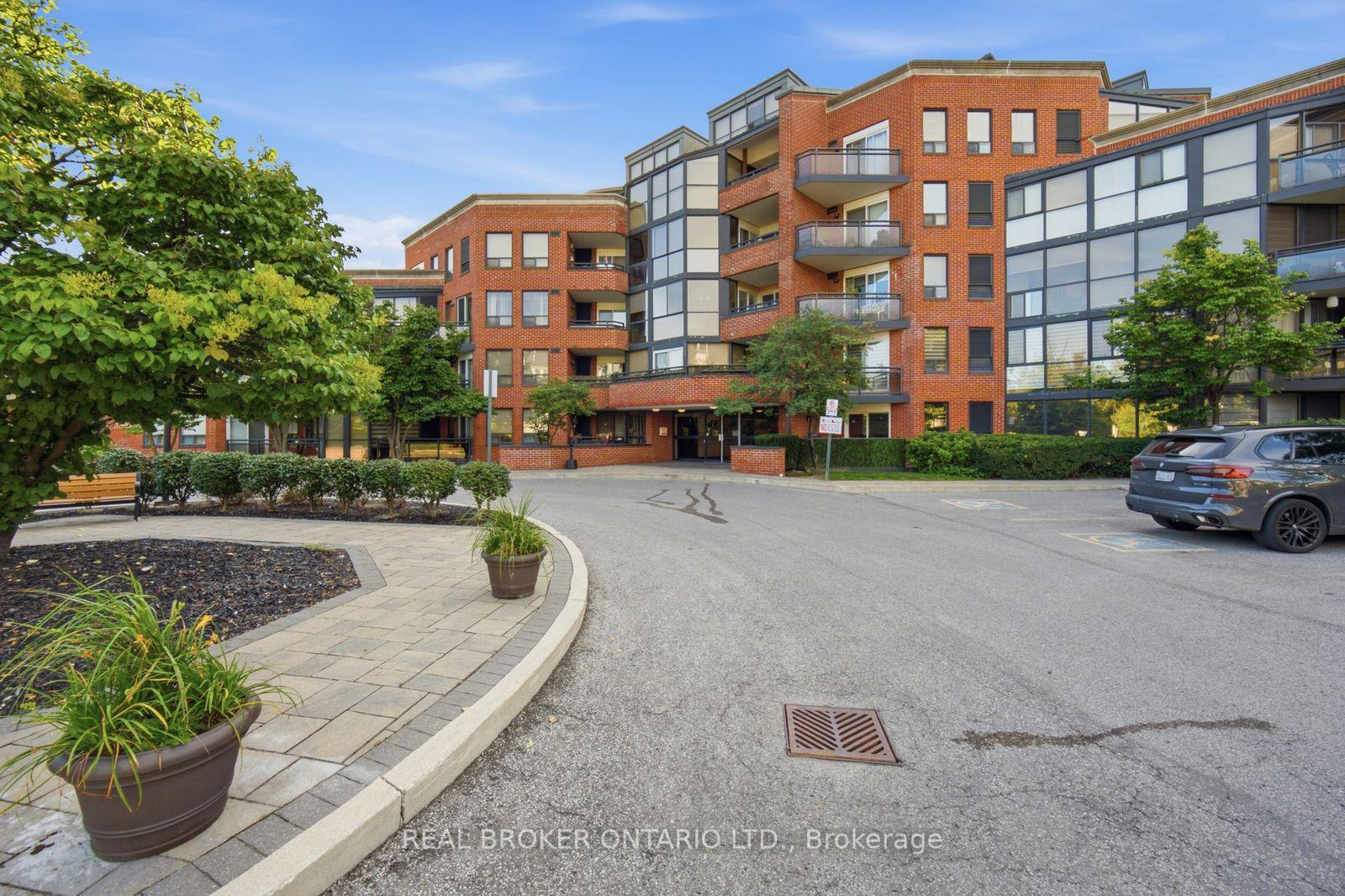 Photo 3 of Unit 220, 100 Arbors Lane, Vaughan, West Woodbridge — HOMEH