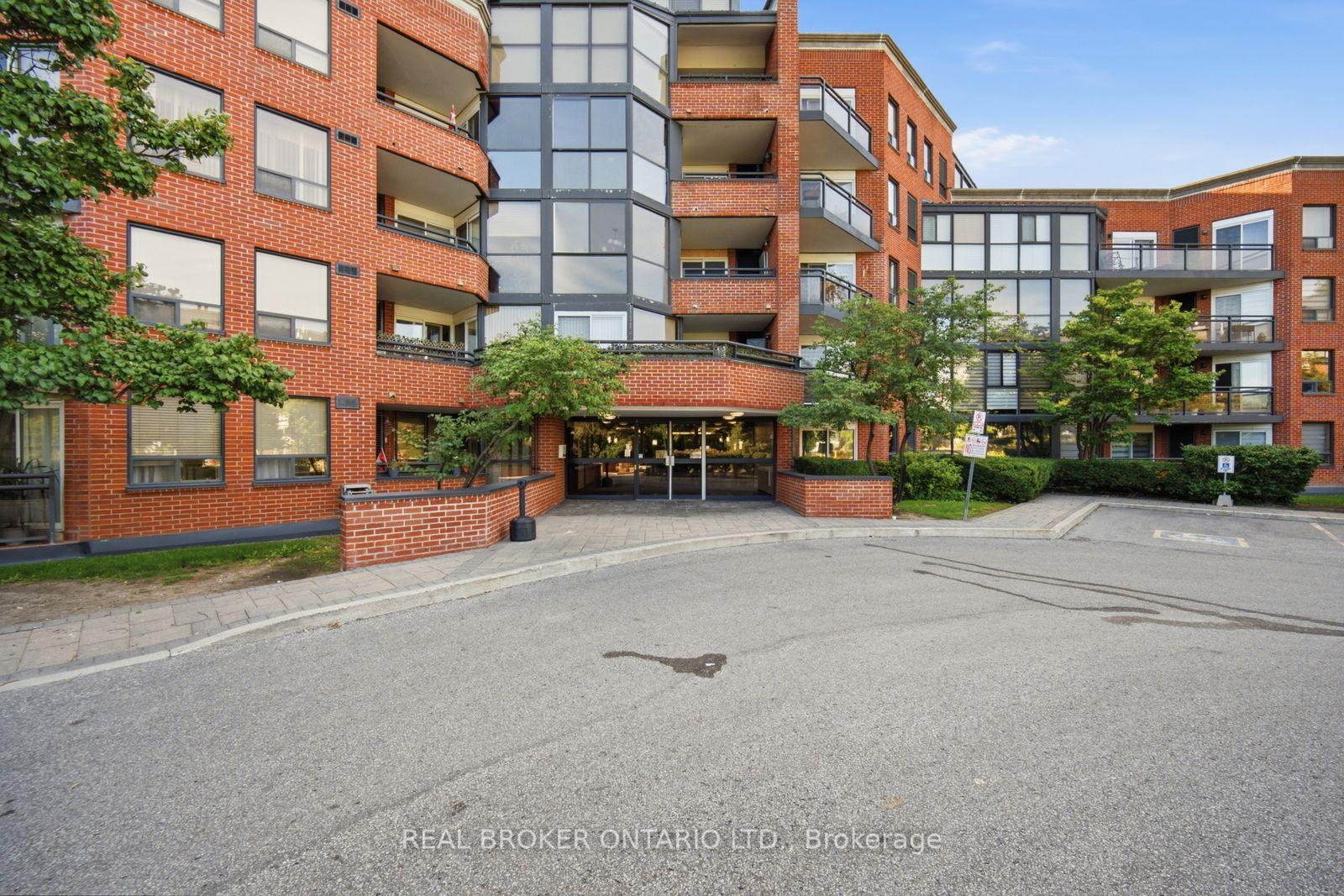 Photo 4 of Unit 220, 100 Arbors Lane, Vaughan, West Woodbridge — HOMEH