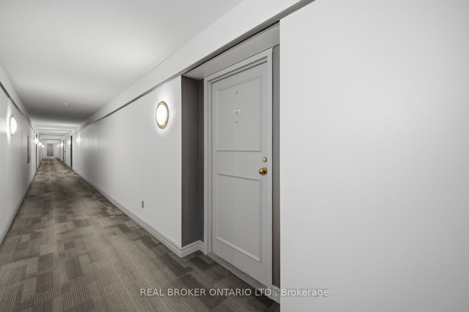 Photo 7 of Unit 220, 100 Arbors Lane, Vaughan, West Woodbridge — HOMEH