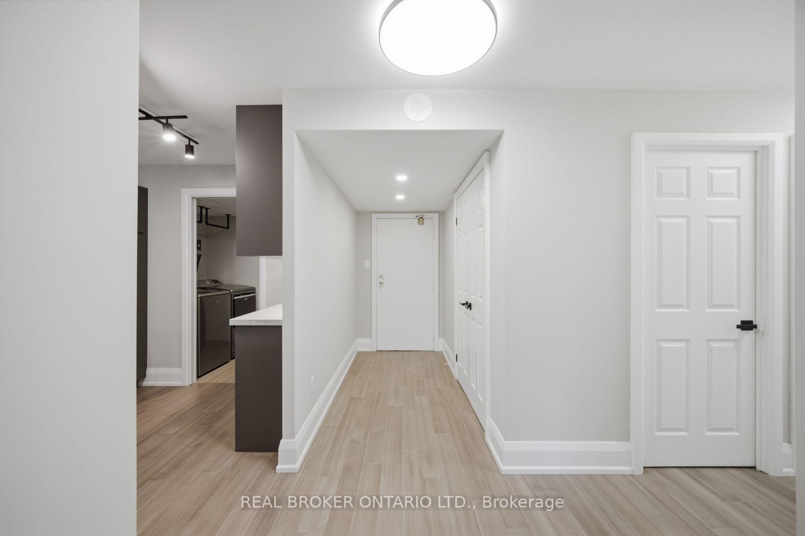 Photo 8 of Unit 220, 100 Arbors Lane, Vaughan, West Woodbridge — HOMEH