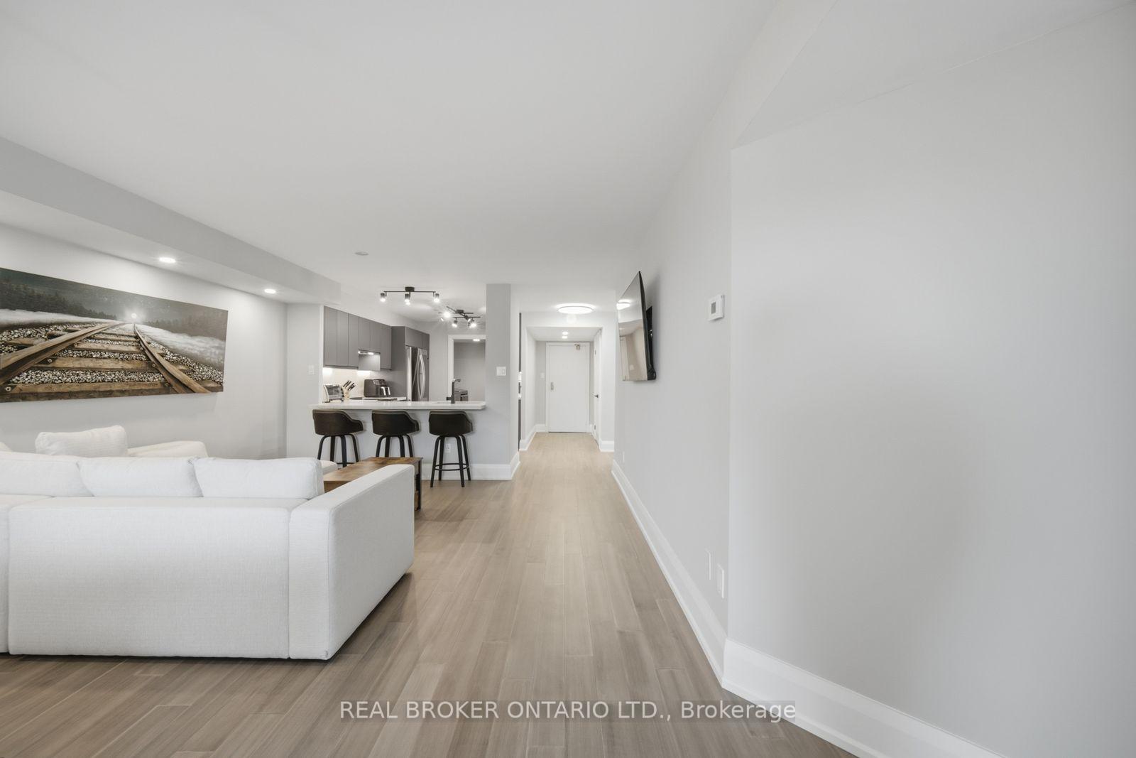 Photo 9 of Unit 220, 100 Arbors Lane, Vaughan, West Woodbridge — HOMEH