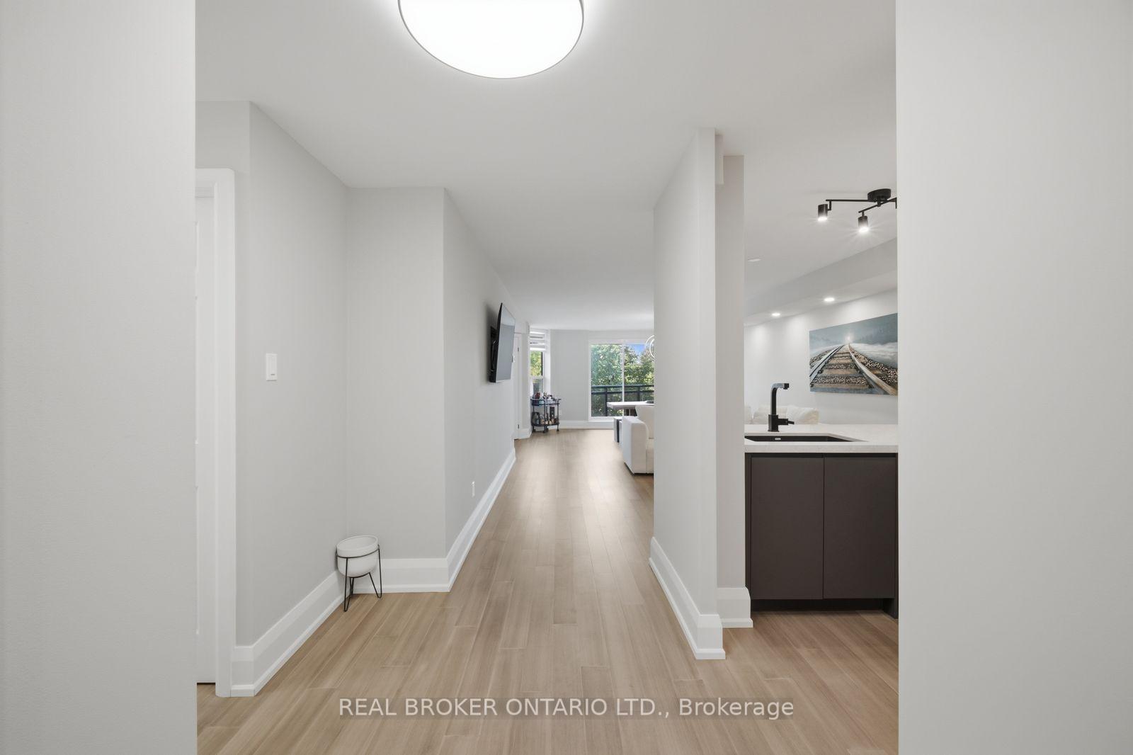 Photo 10 of Unit 220, 100 Arbors Lane, Vaughan, West Woodbridge — HOMEH