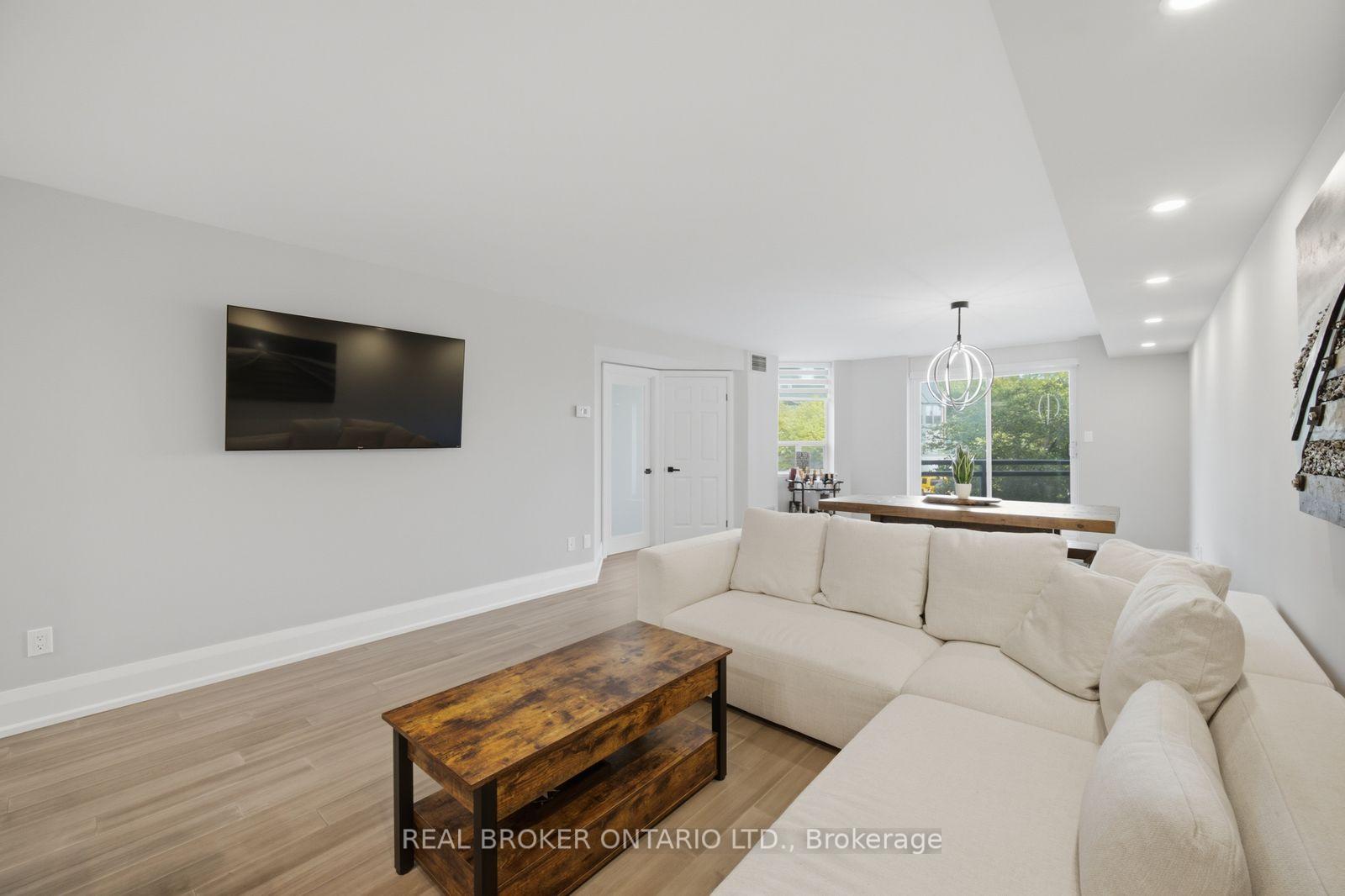 Photo 14 of Unit 220, 100 Arbors Lane, Vaughan, West Woodbridge — HOMEH