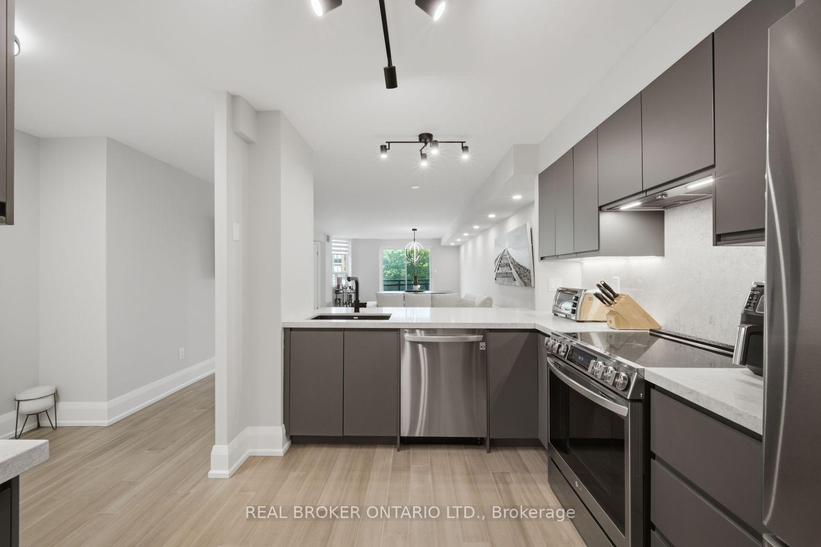 Photo 19 of Unit 220, 100 Arbors Lane, Vaughan, West Woodbridge — HOMEH