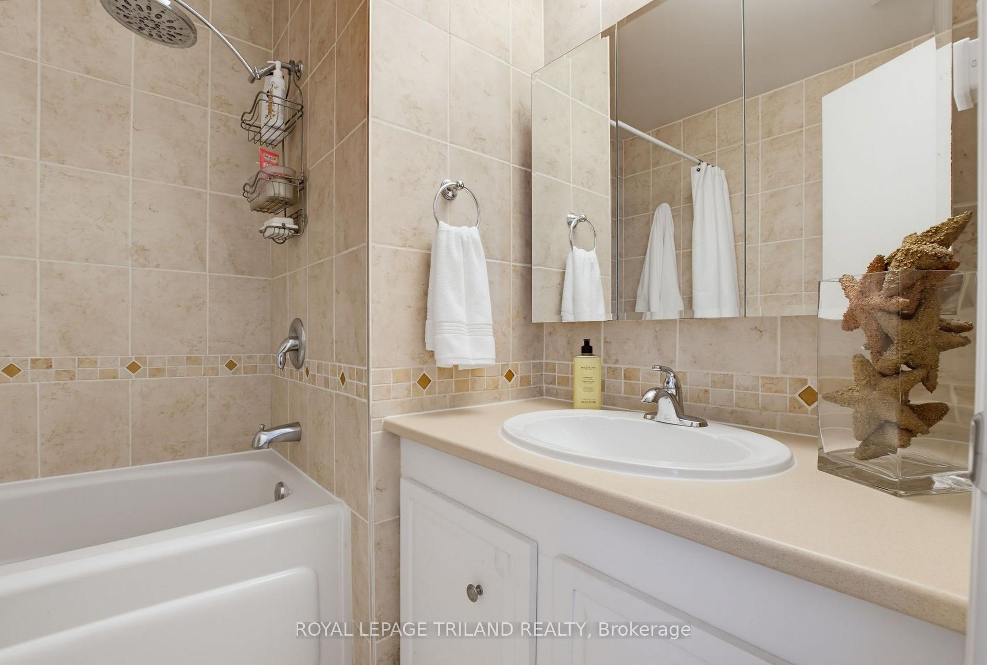 Photo 23 of 91 Leland Road, London, South M — HOMEH