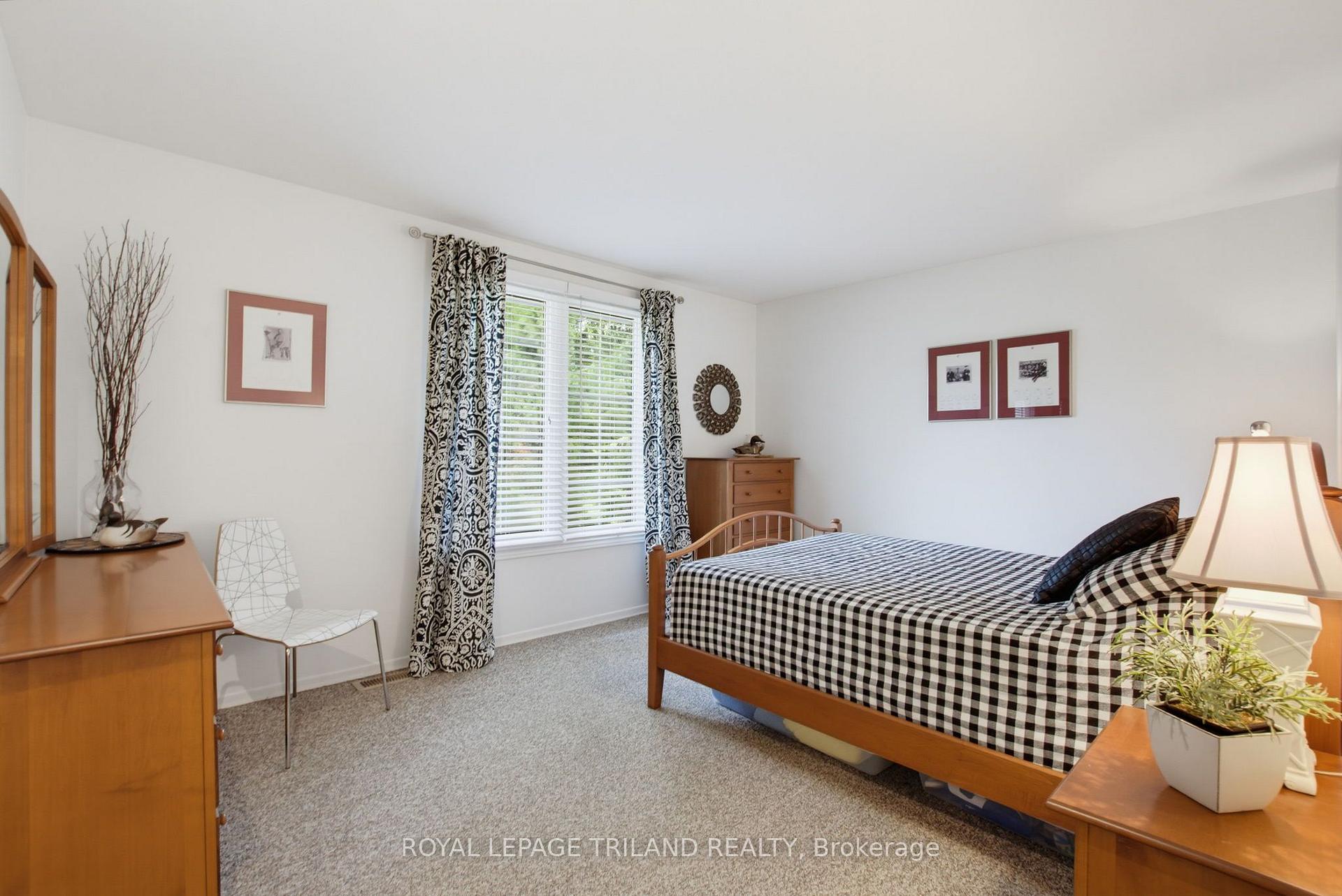 Photo 24 of 91 Leland Road, London, South M — HOMEH