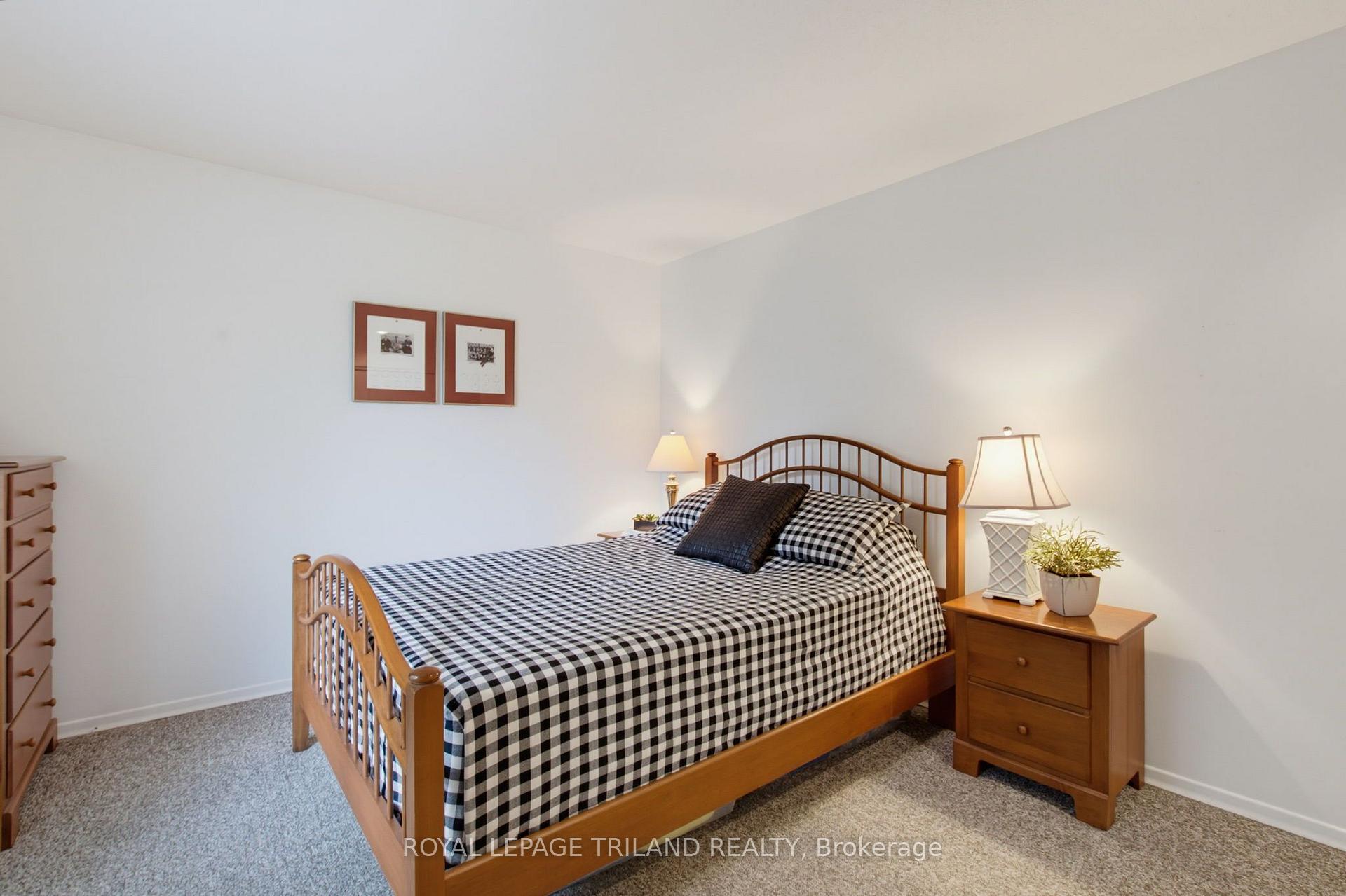 Photo 25 of 91 Leland Road, London, South M — HOMEH