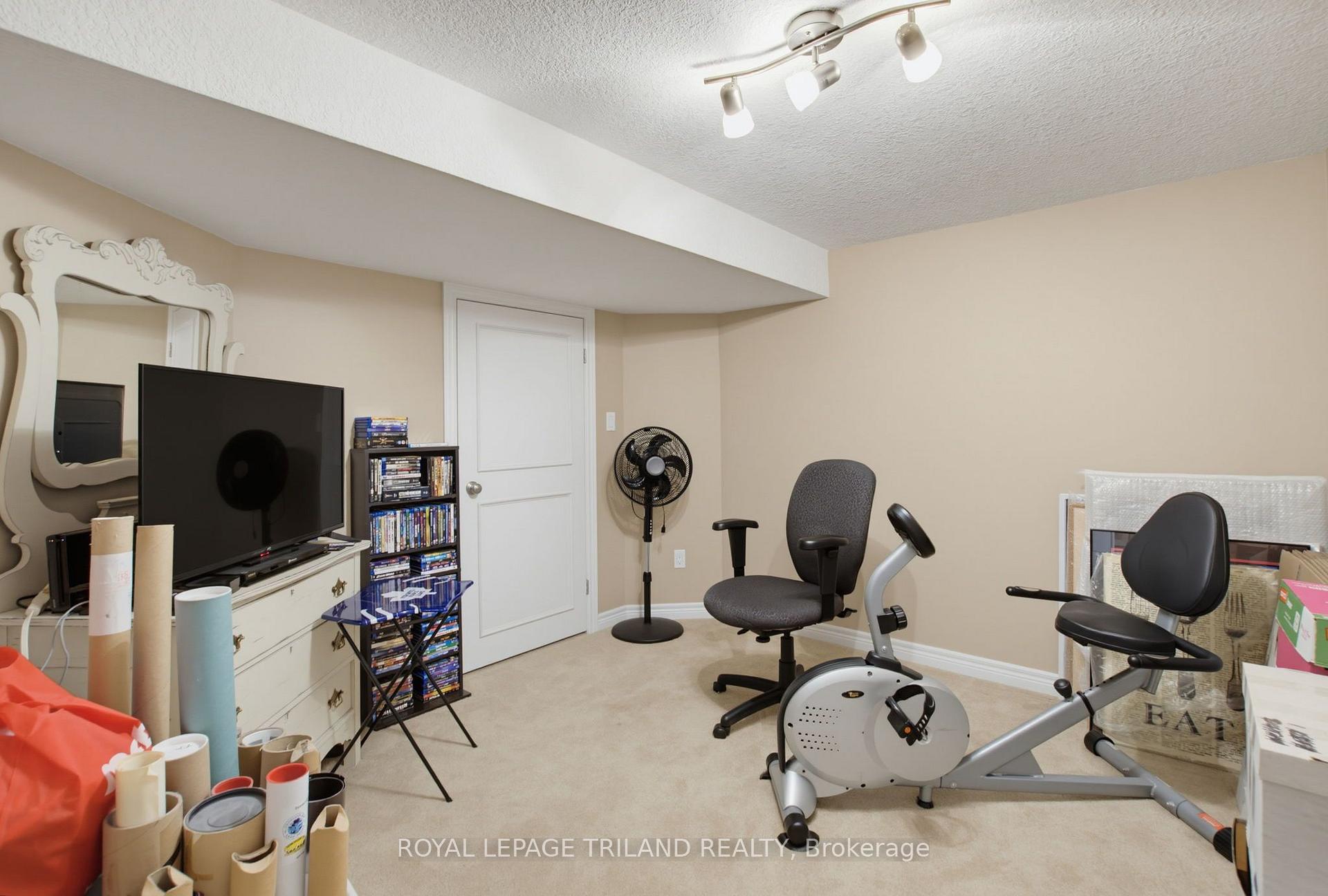 Photo 38 of 91 Leland Road, London, South M — HOMEH