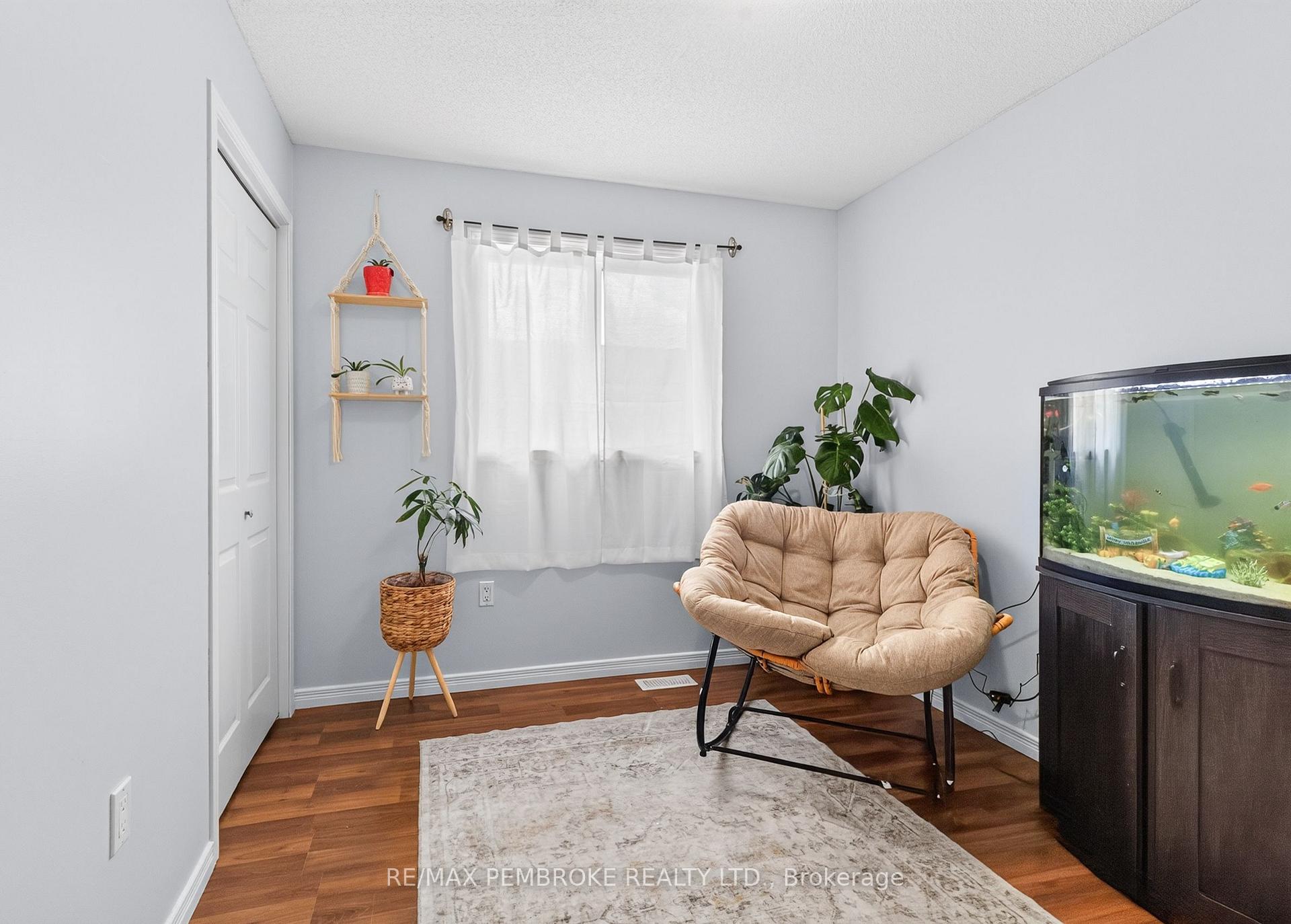 Photo 26 of 4 Winfield Street, Petawawa, Petawawa — HOMEH