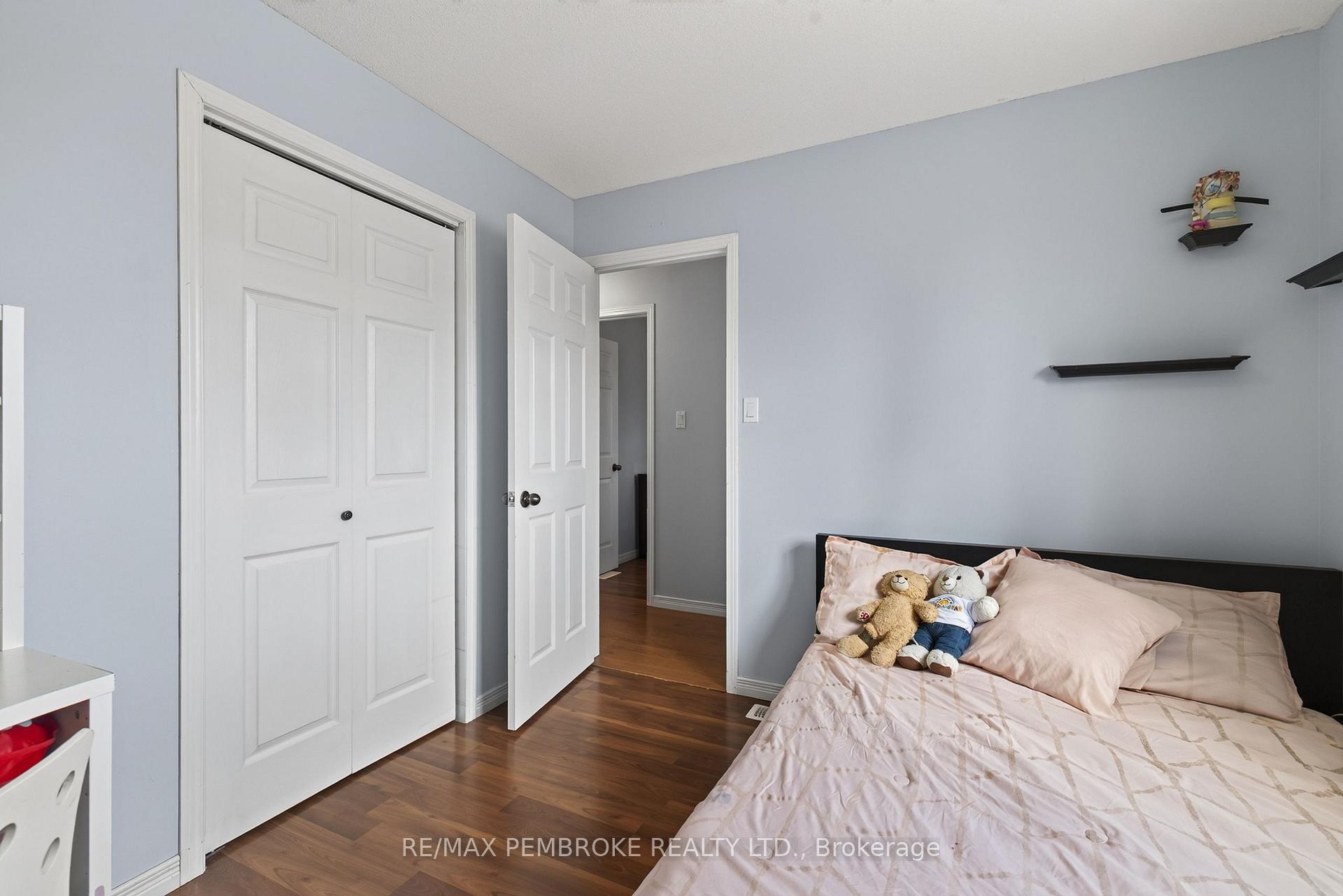 Photo 27 of 4 Winfield Street, Petawawa, Petawawa — HOMEH