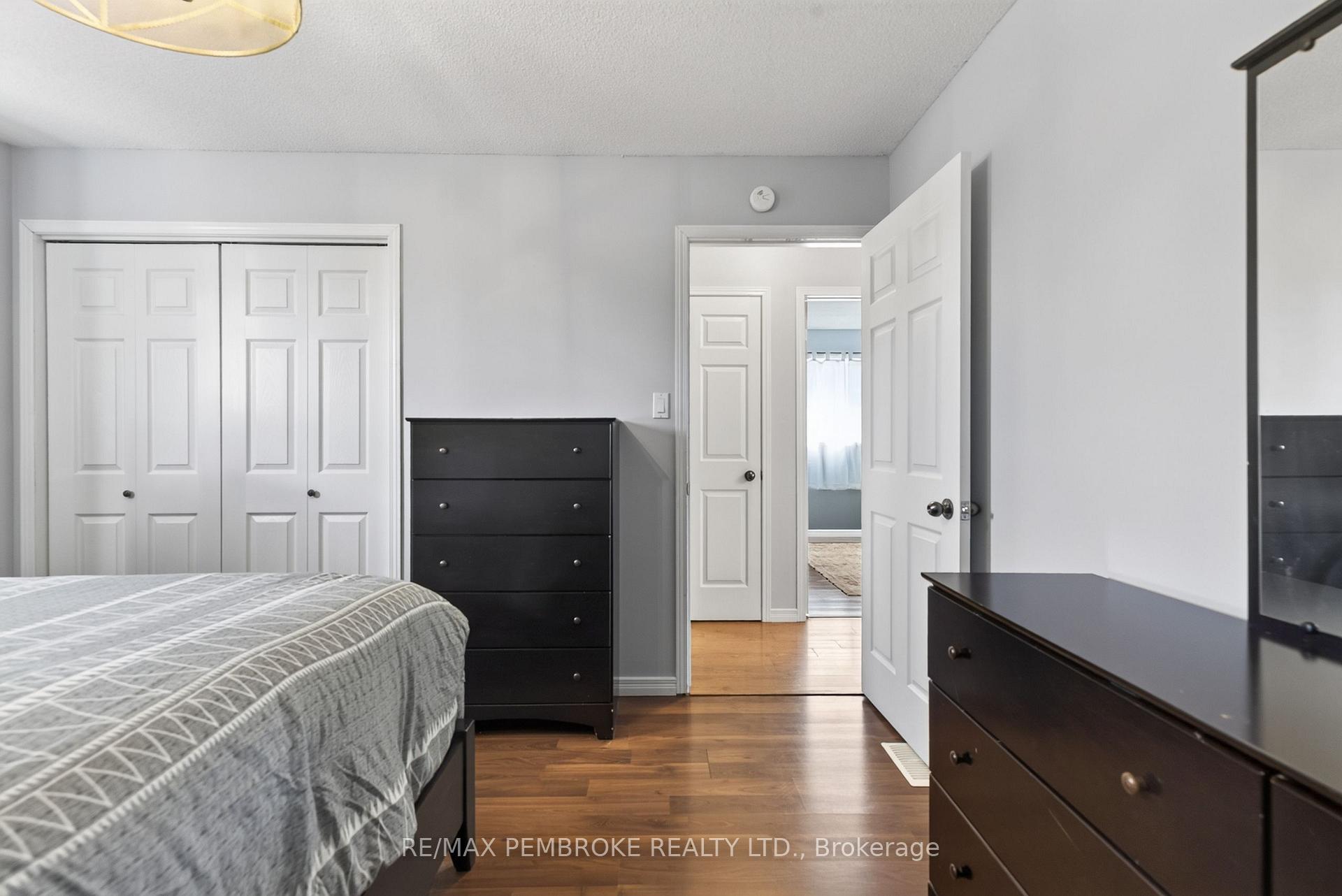 Photo 30 of 4 Winfield Street, Petawawa, Petawawa — HOMEH