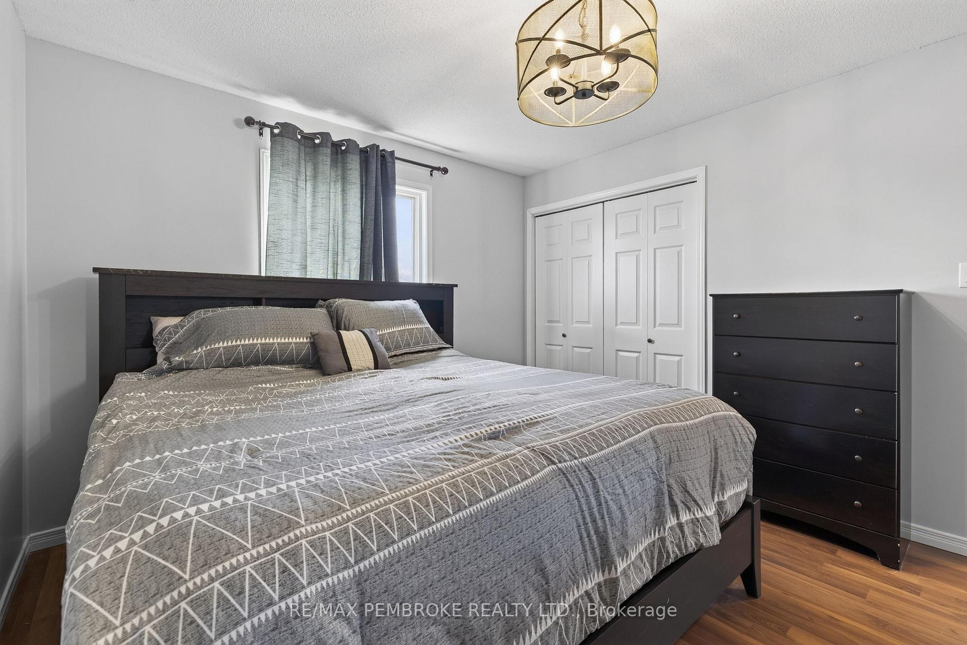 Photo 31 of 4 Winfield Street, Petawawa, Petawawa — HOMEH