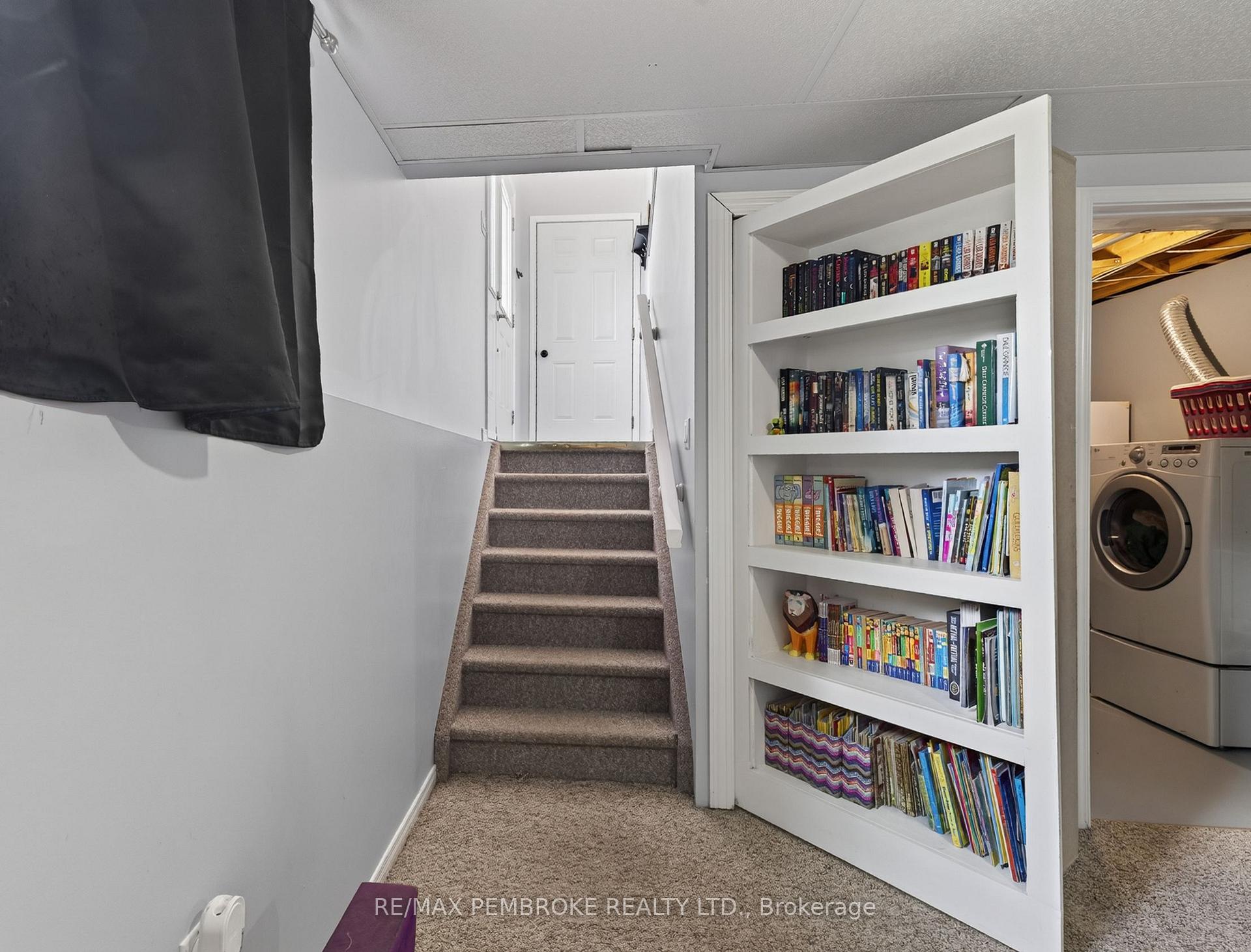 Photo 32 of 4 Winfield Street, Petawawa, Petawawa — HOMEH