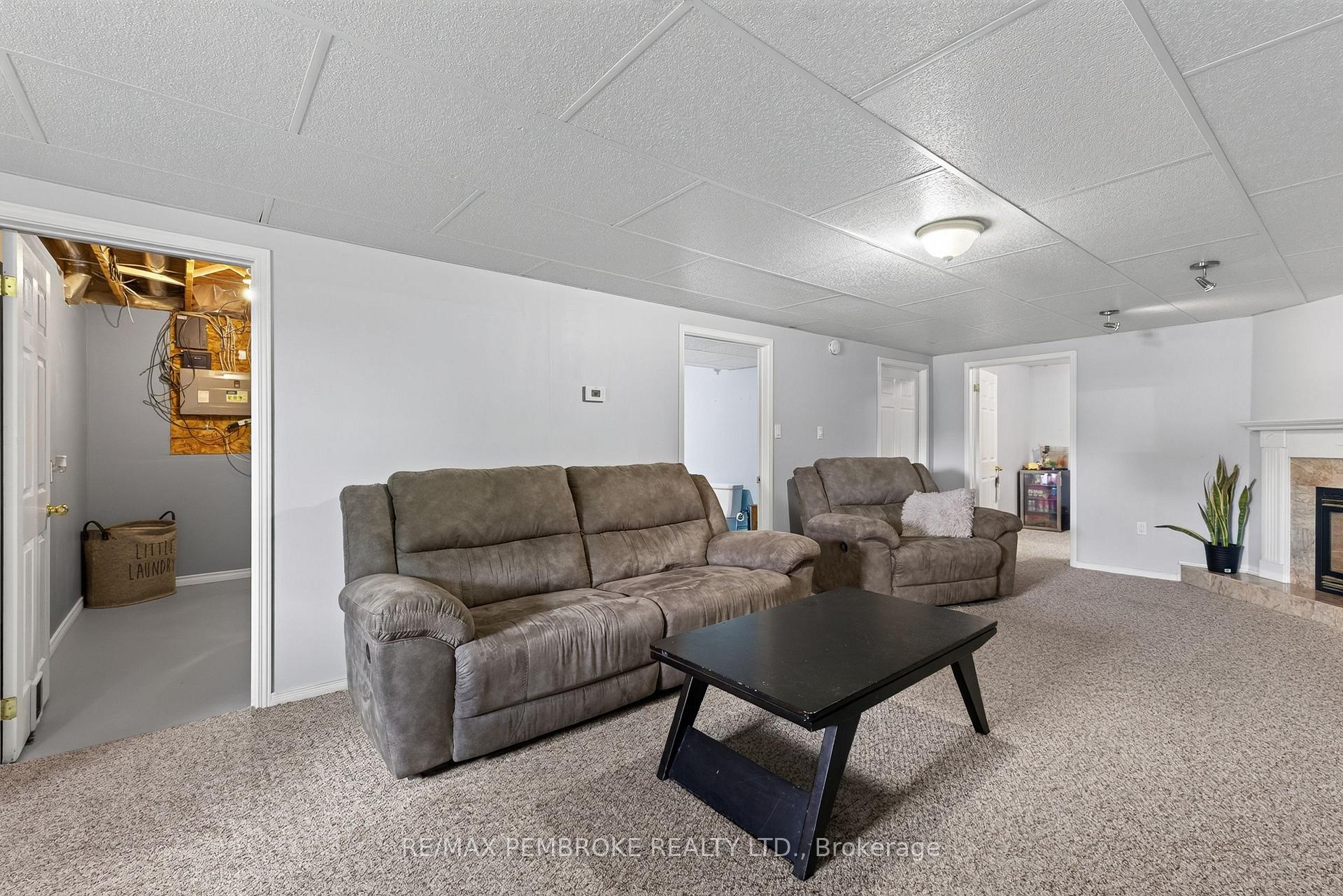 Photo 37 of 4 Winfield Street, Petawawa, Petawawa — HOMEH