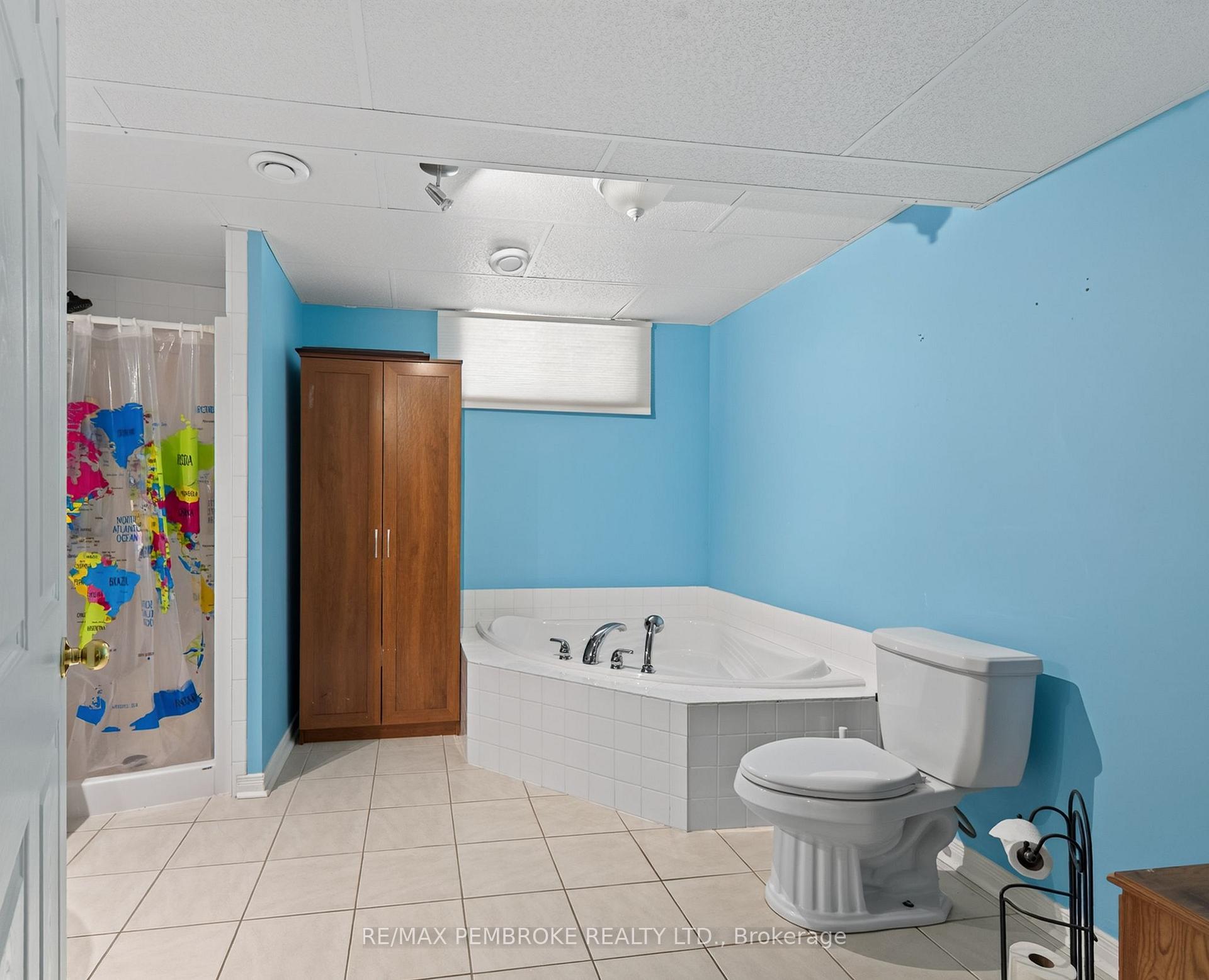 Photo 44 of 4 Winfield Street, Petawawa, Petawawa — HOMEH
