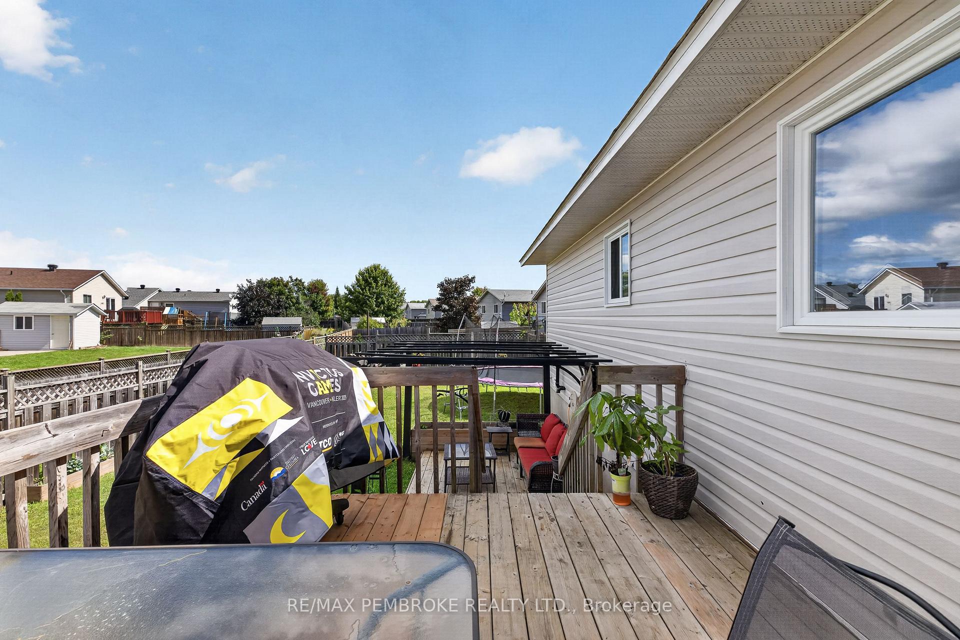 Photo 46 of 4 Winfield Street, Petawawa, Petawawa — HOMEH