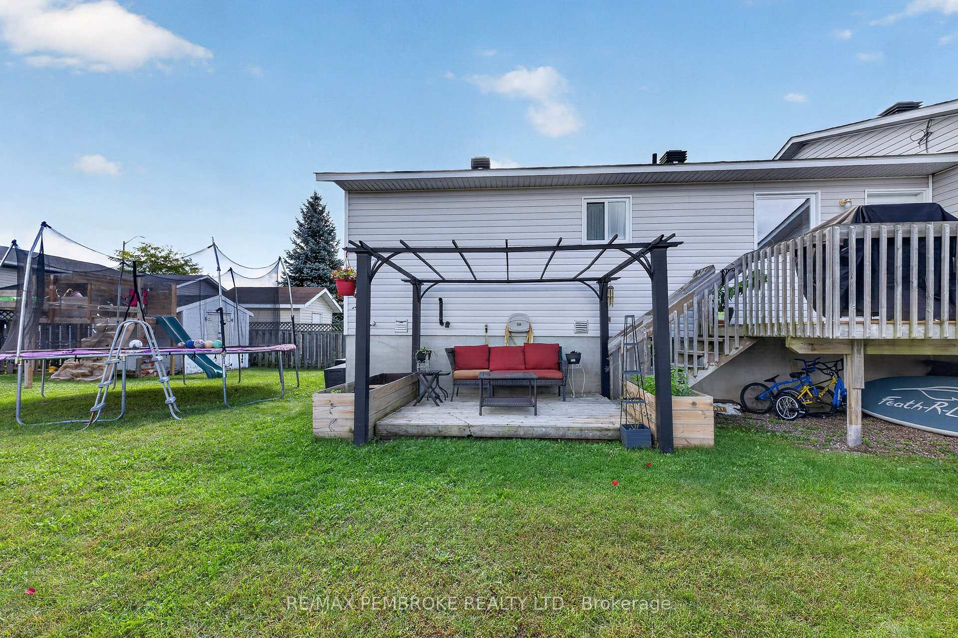 Photo 47 of 4 Winfield Street, Petawawa, Petawawa — HOMEH