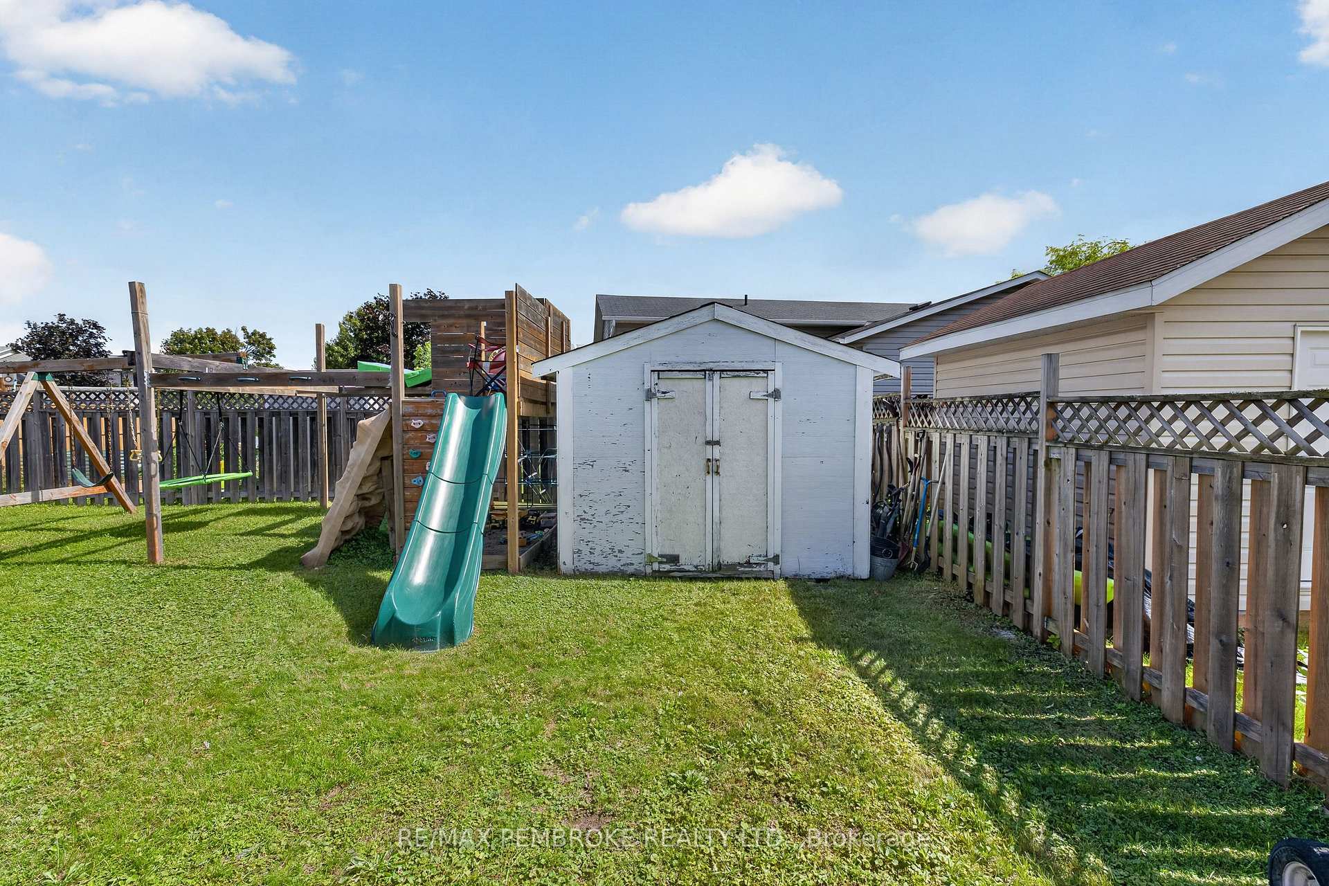 Photo 48 of 4 Winfield Street, Petawawa, Petawawa — HOMEH