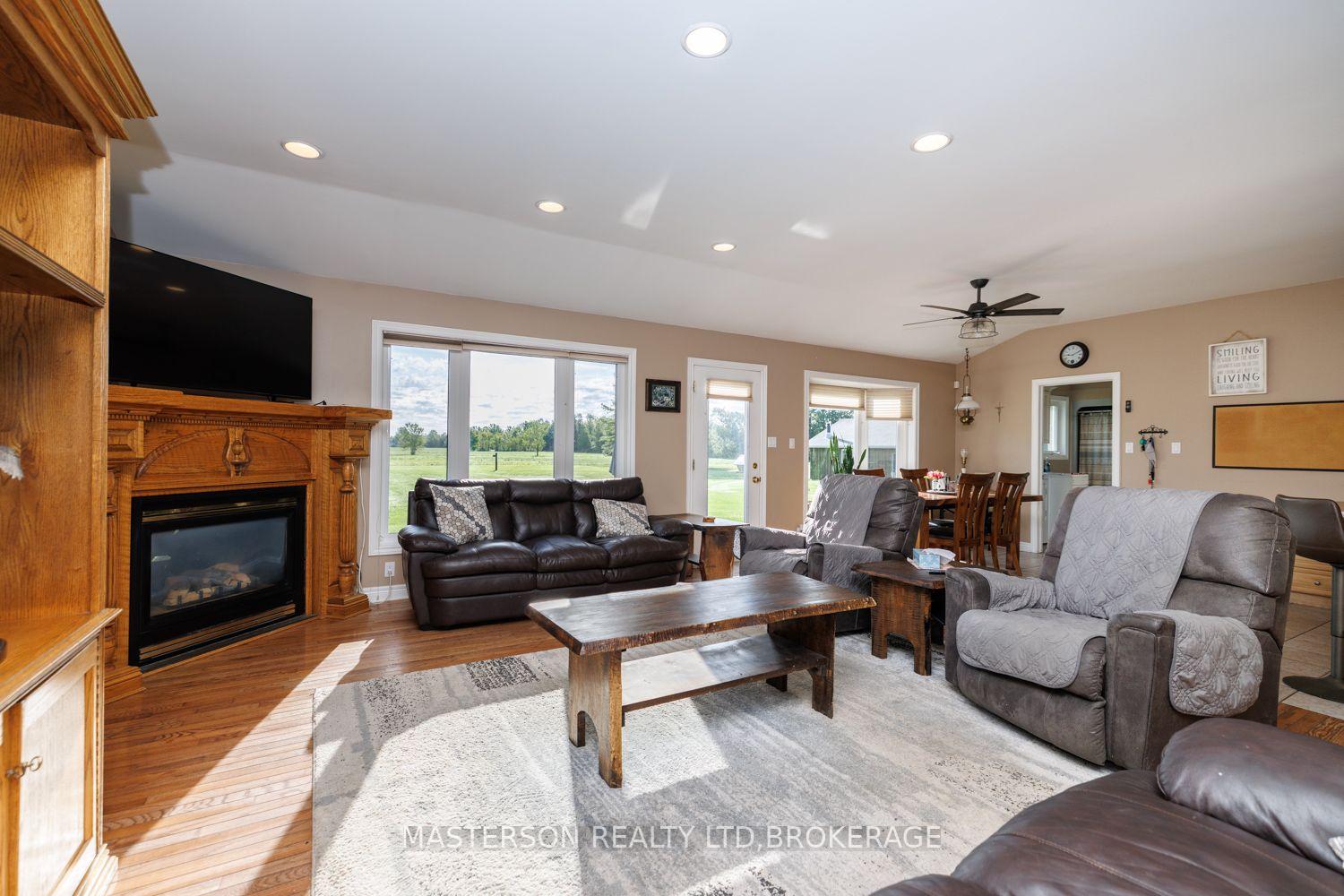 Photo 9 of 14064 King Road, Niagara Falls, Lyons Creek — HOMEH