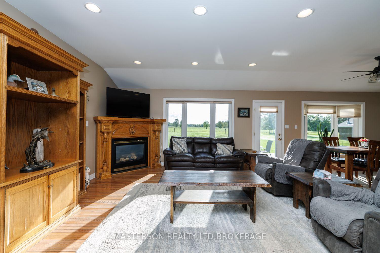 Photo 11 of 14064 King Road, Niagara Falls, Lyons Creek — HOMEH