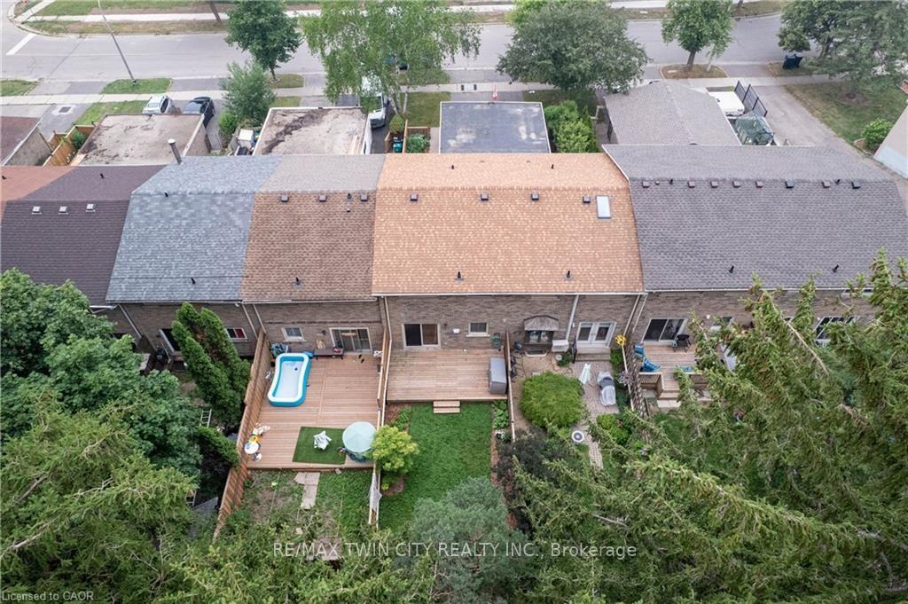 Photo 2 of 18 Ralgreen Crescent, Kitchener, Victoria Hills — HOMEH