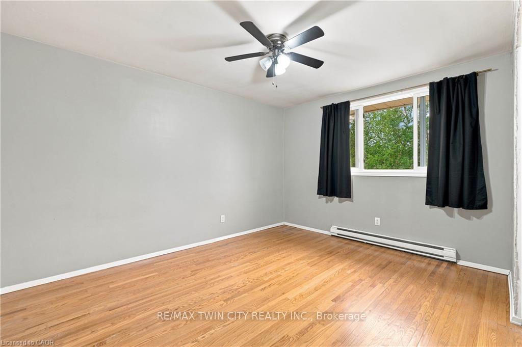 Photo 20 of 18 Ralgreen Crescent, Kitchener, Victoria Hills — HOMEH