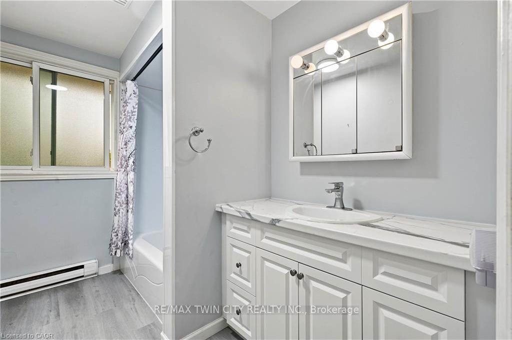 Photo 22 of 18 Ralgreen Crescent, Kitchener, Victoria Hills — HOMEH