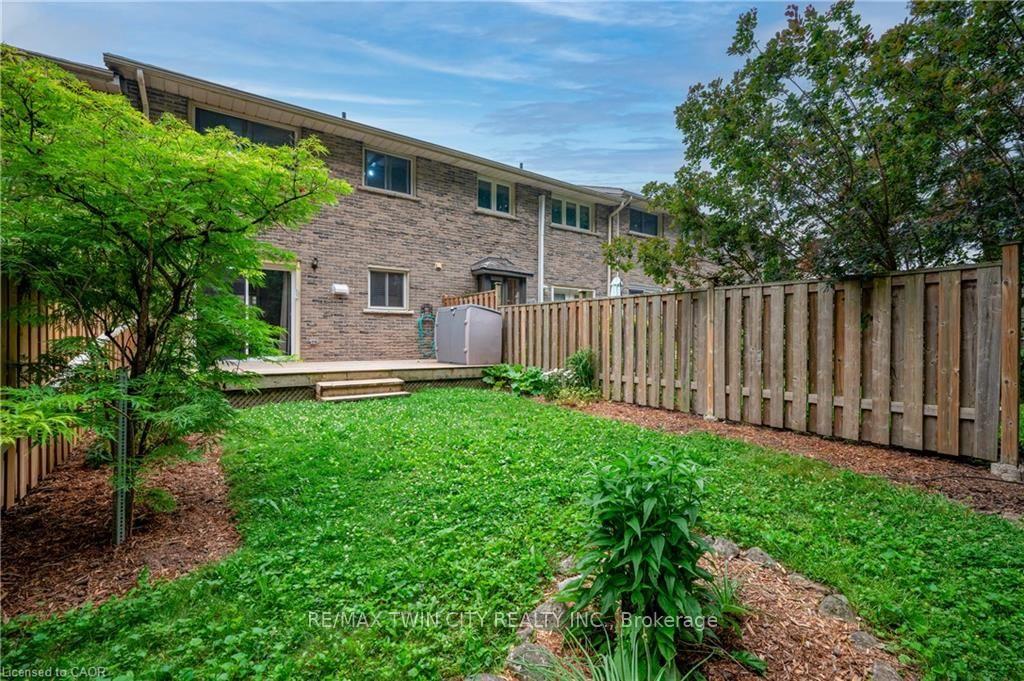 Photo 28 of 18 Ralgreen Crescent, Kitchener, Victoria Hills — HOMEH