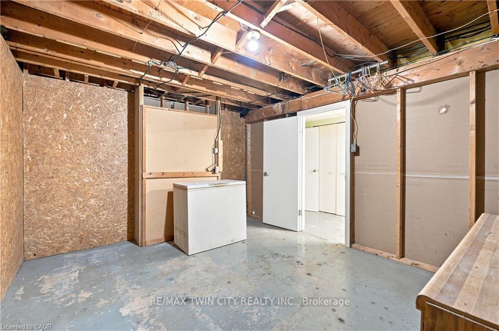 Photo 36 of 18 Ralgreen Crescent, Kitchener, Victoria Hills — HOMEH