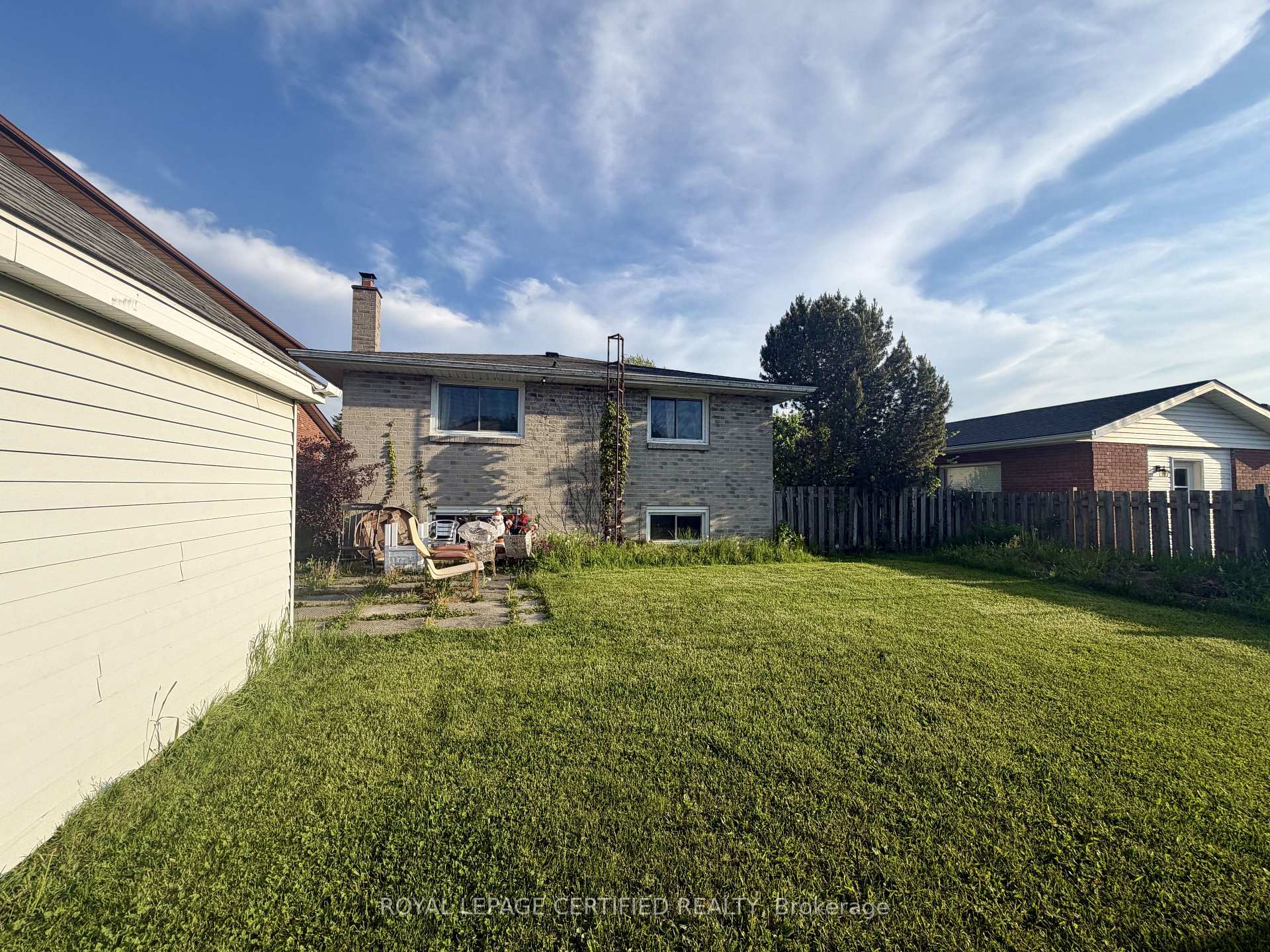 Photo 9 of 67 Mcdonagh Crescent, Thorold, Confederation Heights — HOMEH