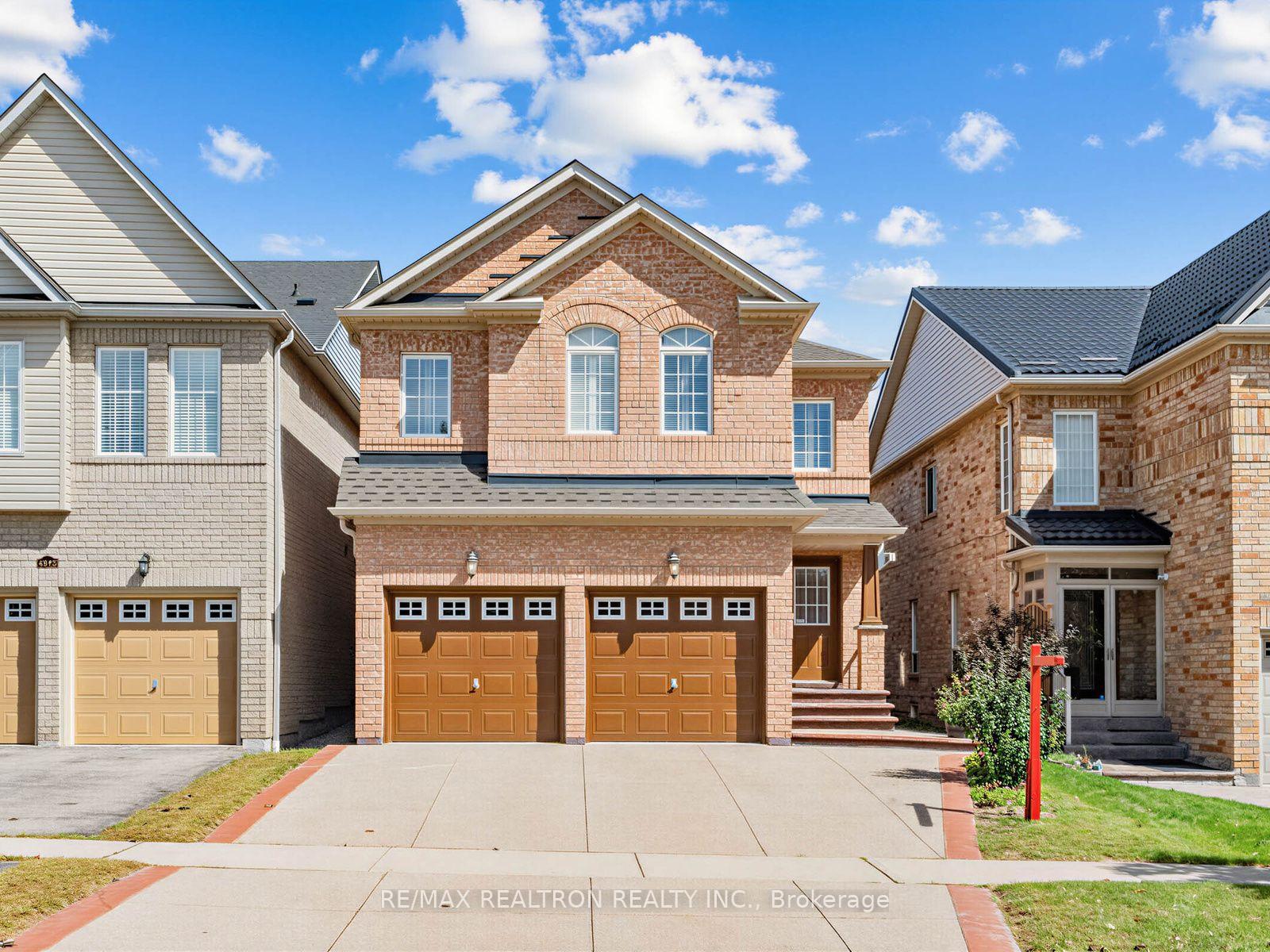 Photo 2 of 4841 Apple Blossom Circle, Mississauga, East Credit — HOMEH