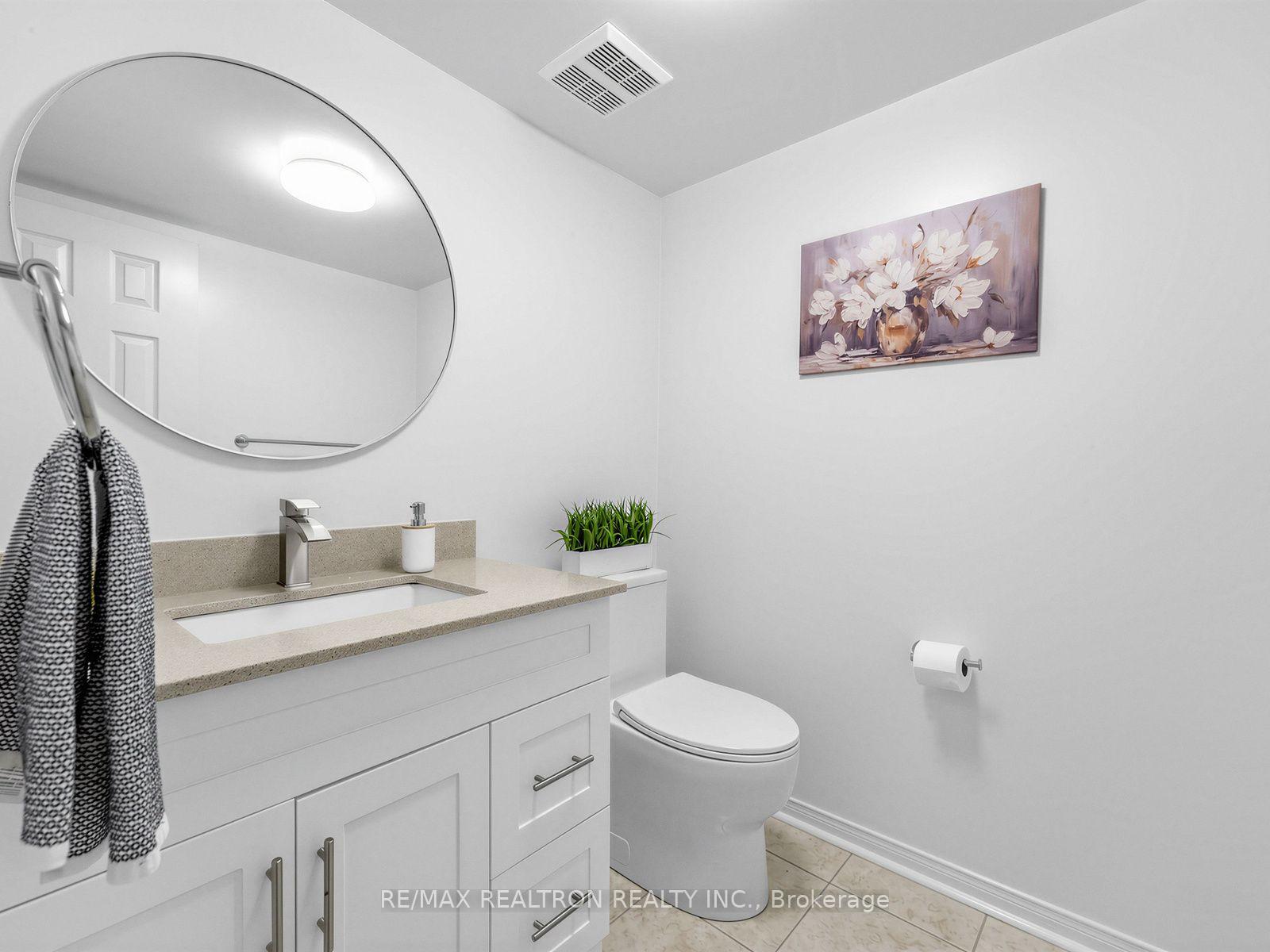 Photo 10 of 4841 Apple Blossom Circle, Mississauga, East Credit — HOMEH