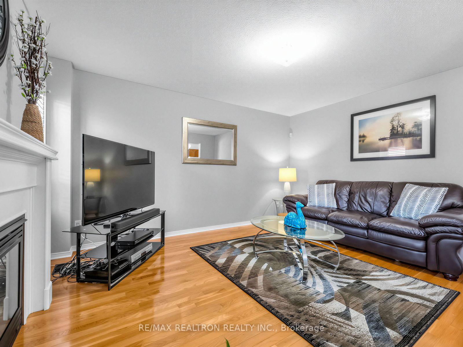 Photo 18 of 4841 Apple Blossom Circle, Mississauga, East Credit — HOMEH