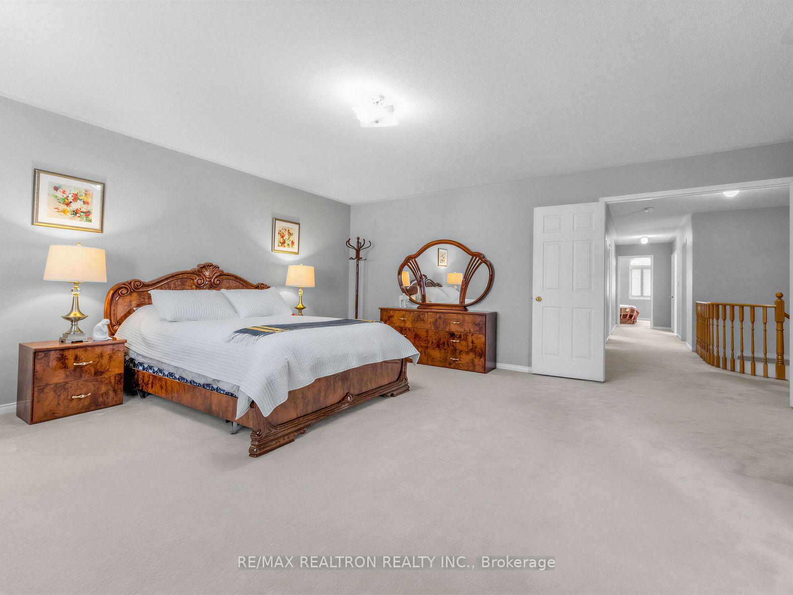 Photo 21 of 4841 Apple Blossom Circle, Mississauga, East Credit — HOMEH