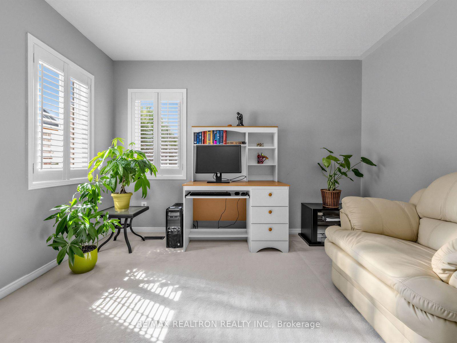 Photo 26 of 4841 Apple Blossom Circle, Mississauga, East Credit — HOMEH