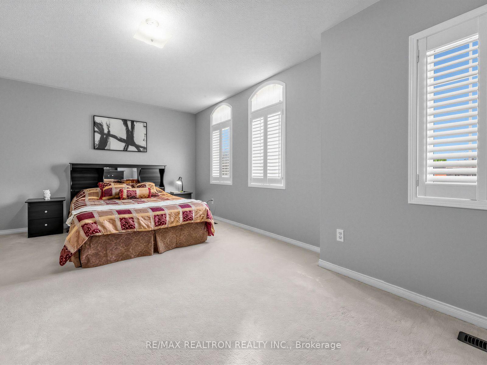 Photo 28 of 4841 Apple Blossom Circle, Mississauga, East Credit — HOMEH